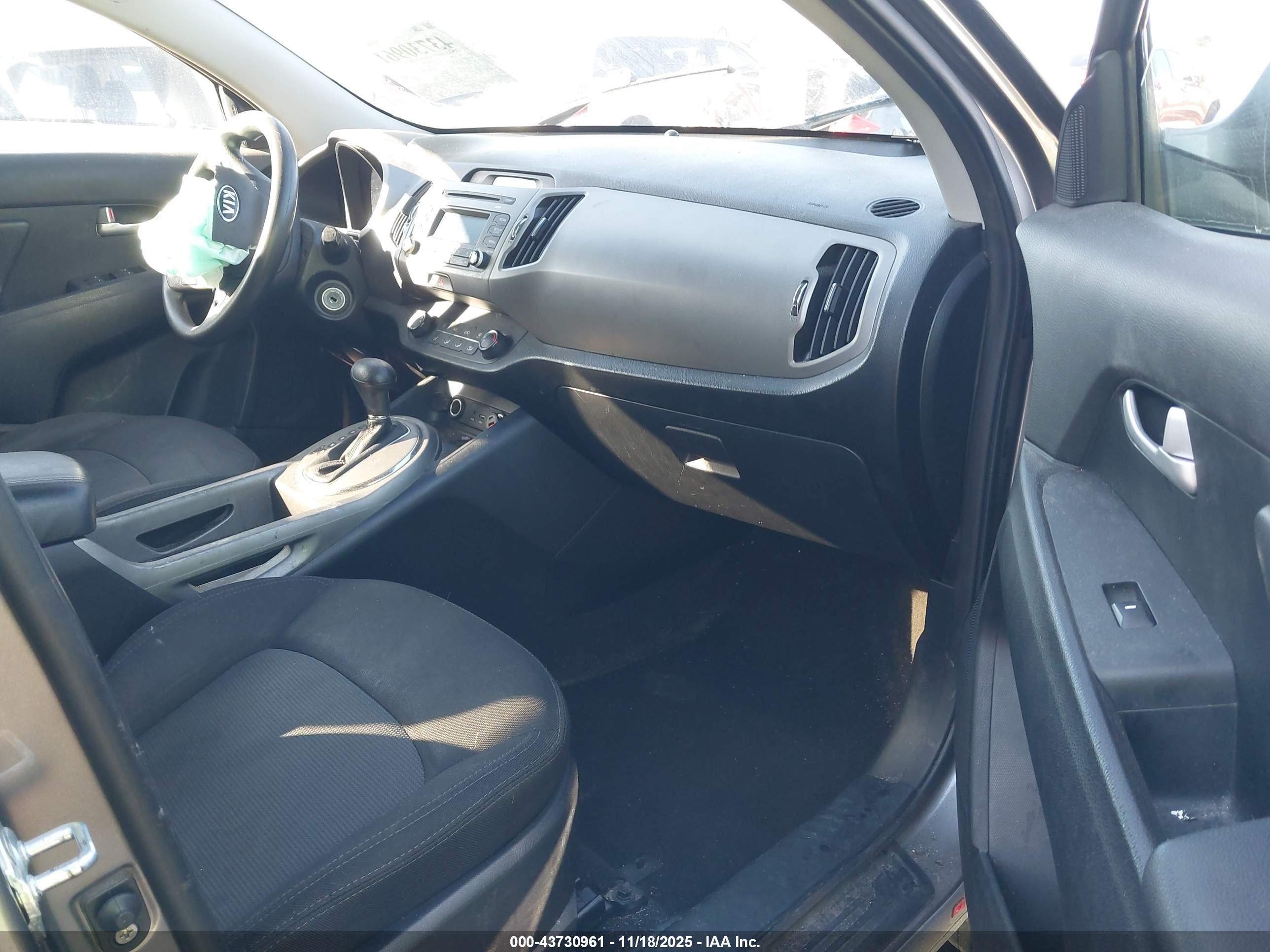 KIA SPORTAGE image 5