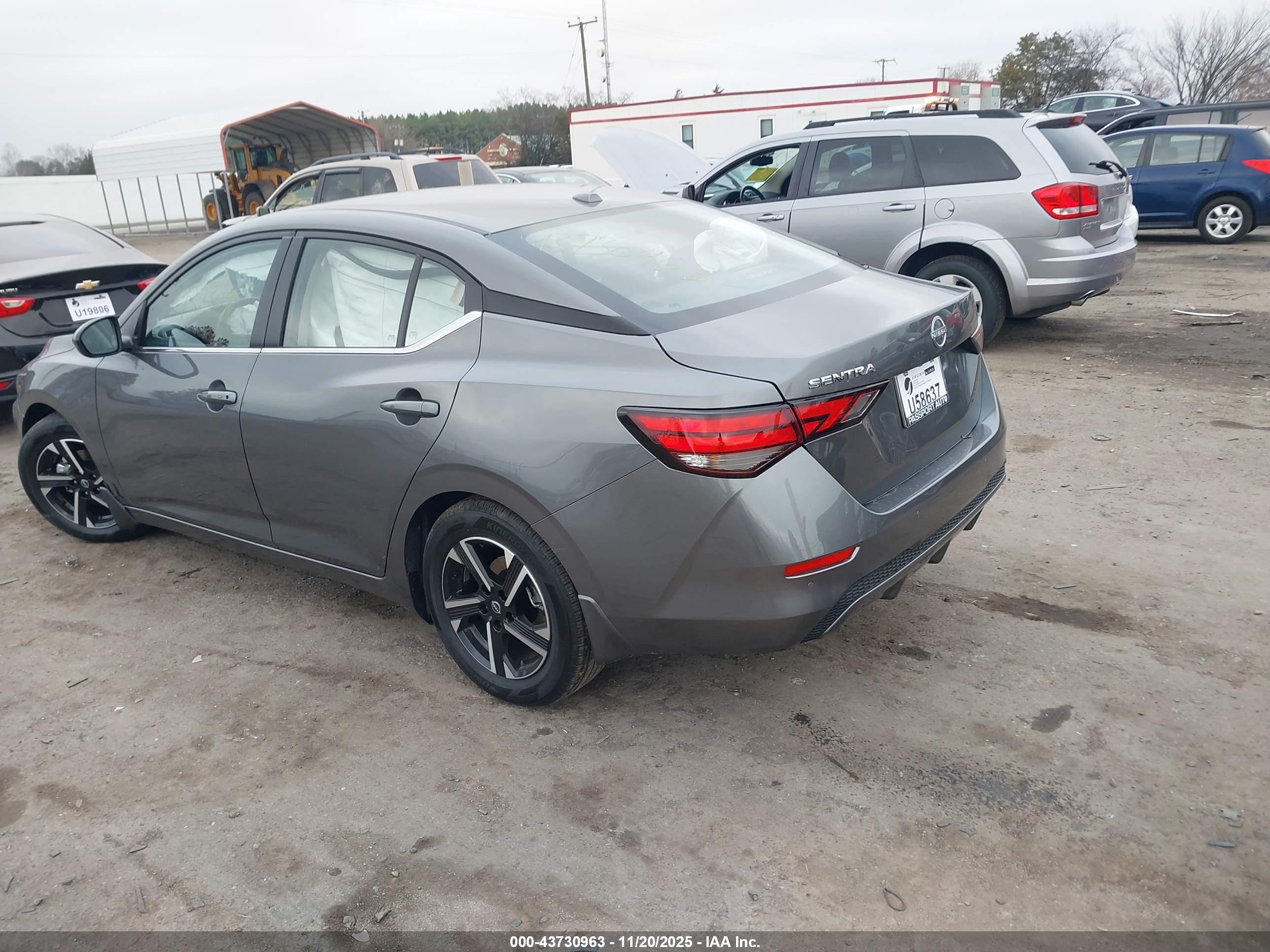 NISSAN SENTRA image 3