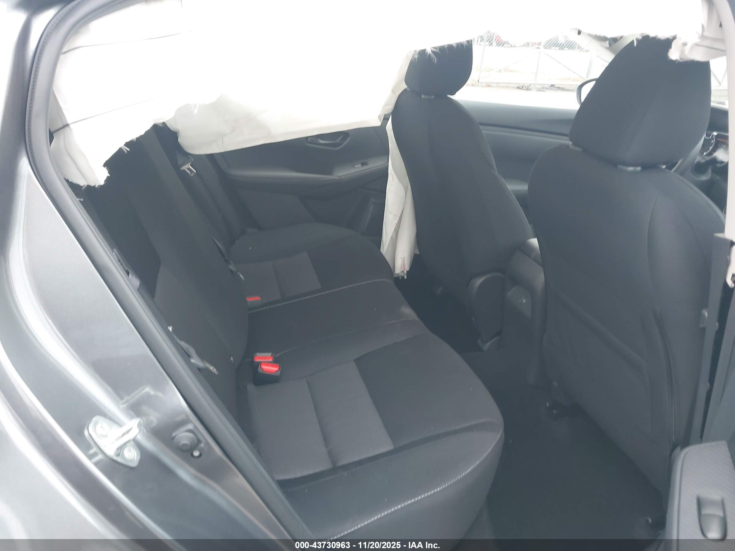 NISSAN SENTRA image 8
