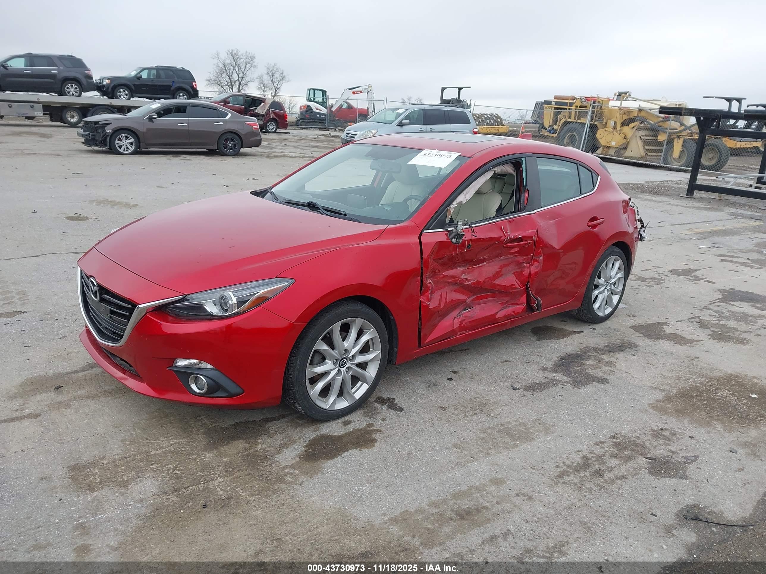 MAZDA MAZDA3 image 2
