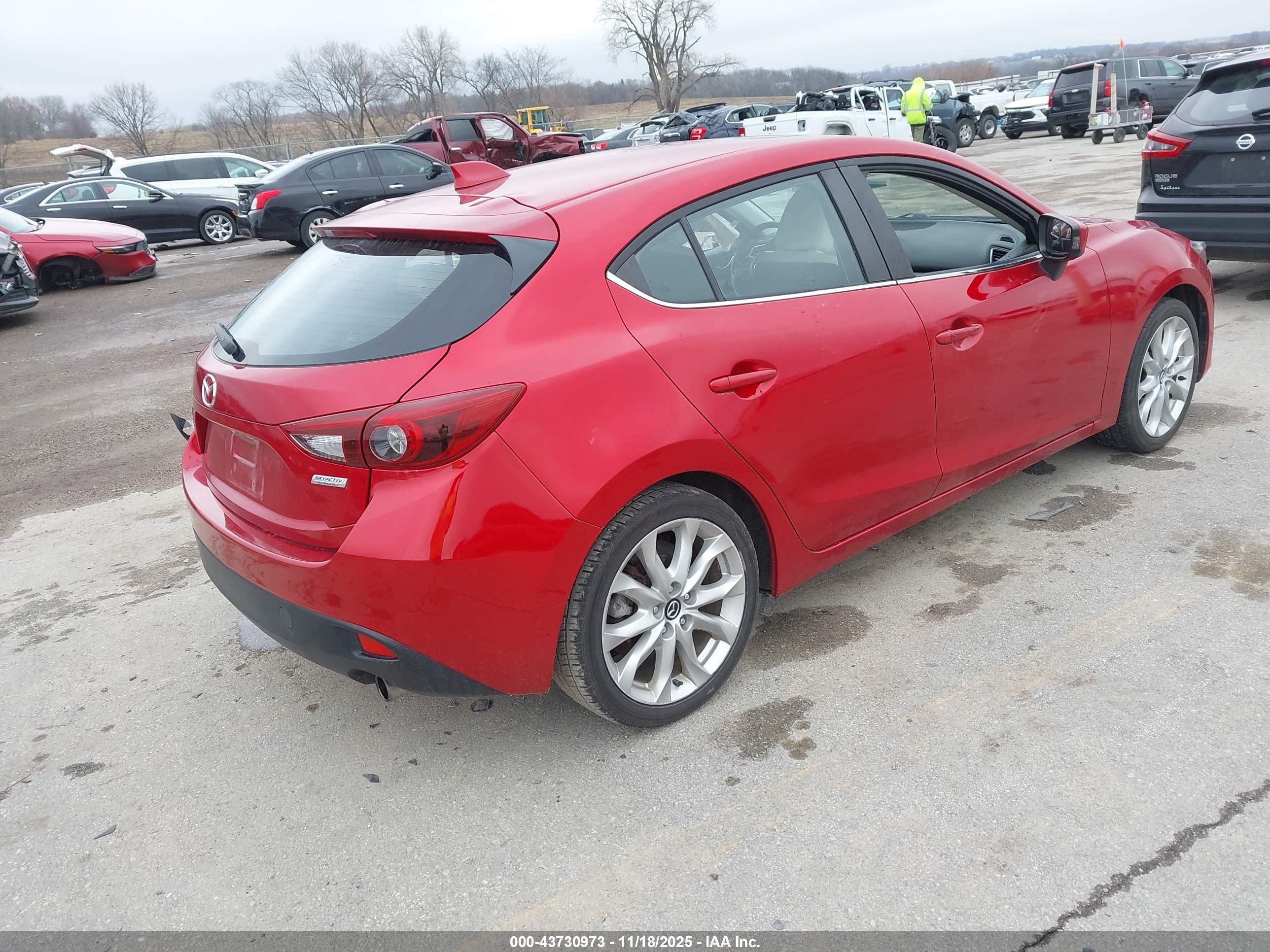 MAZDA MAZDA3 image 4