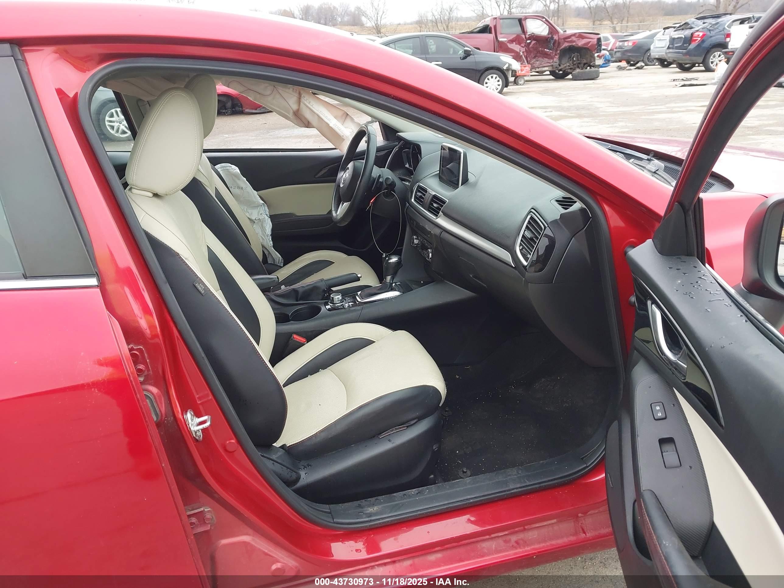 MAZDA MAZDA3 image 5