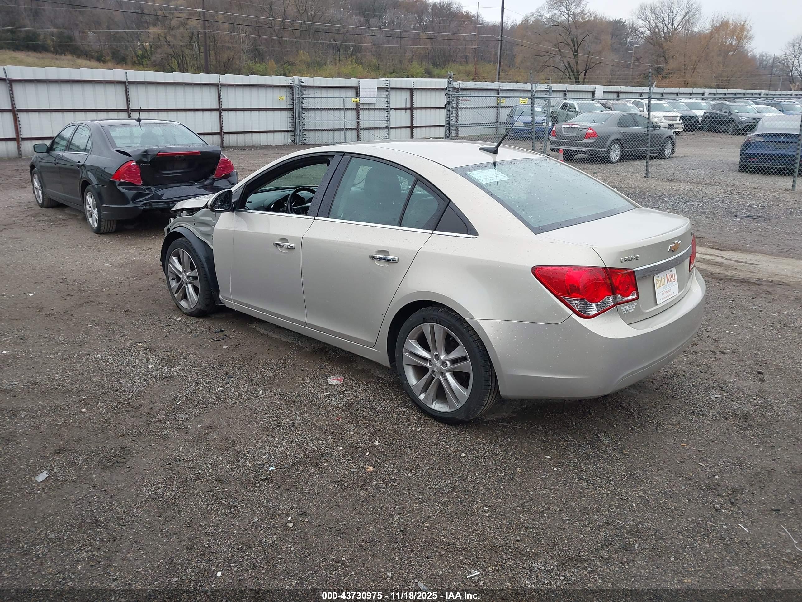 CHEVROLET CRUZE image 3