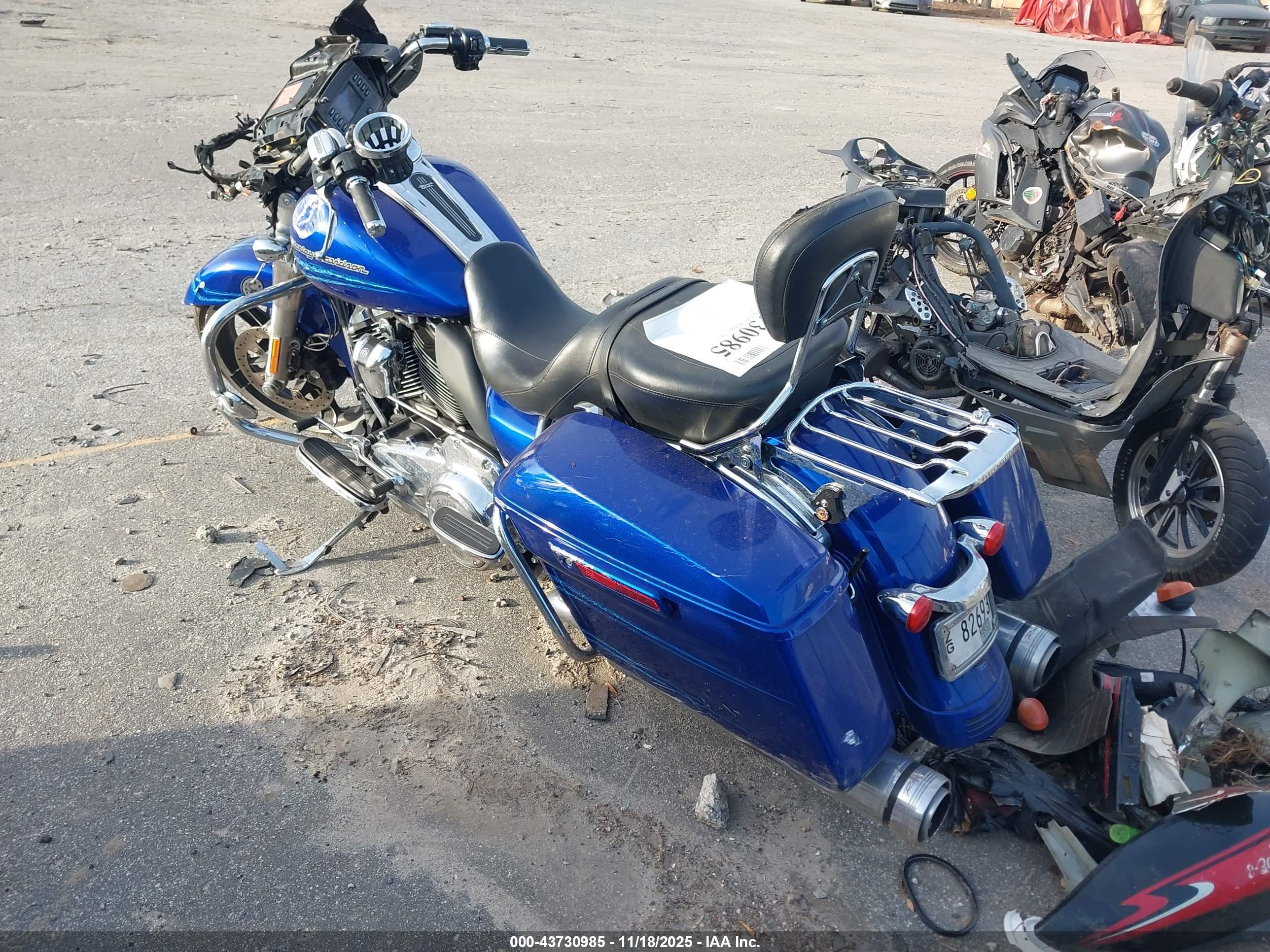 HARLEY-DAVIDSON FLHX image 3