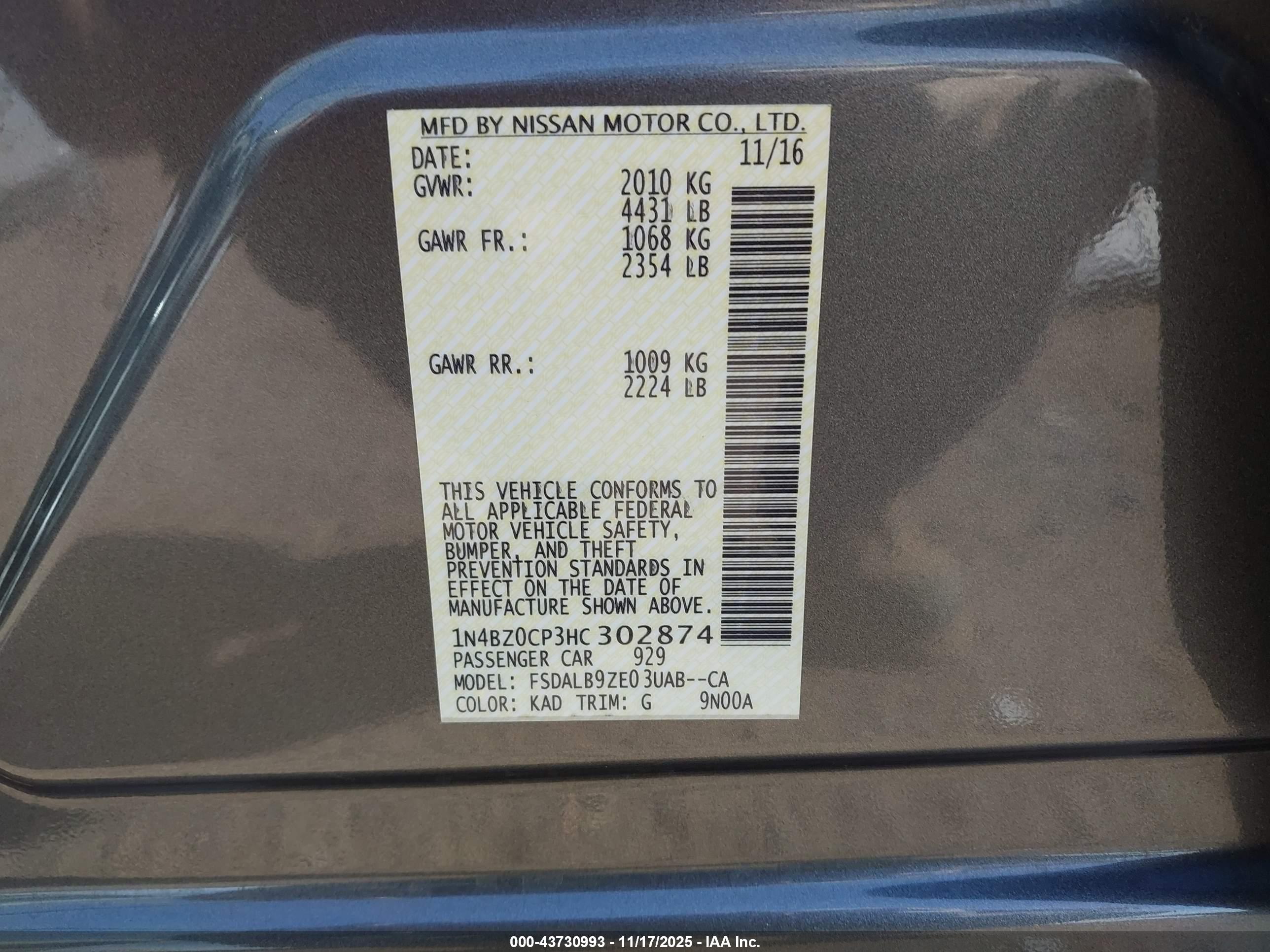 NISSAN LEAF image 9