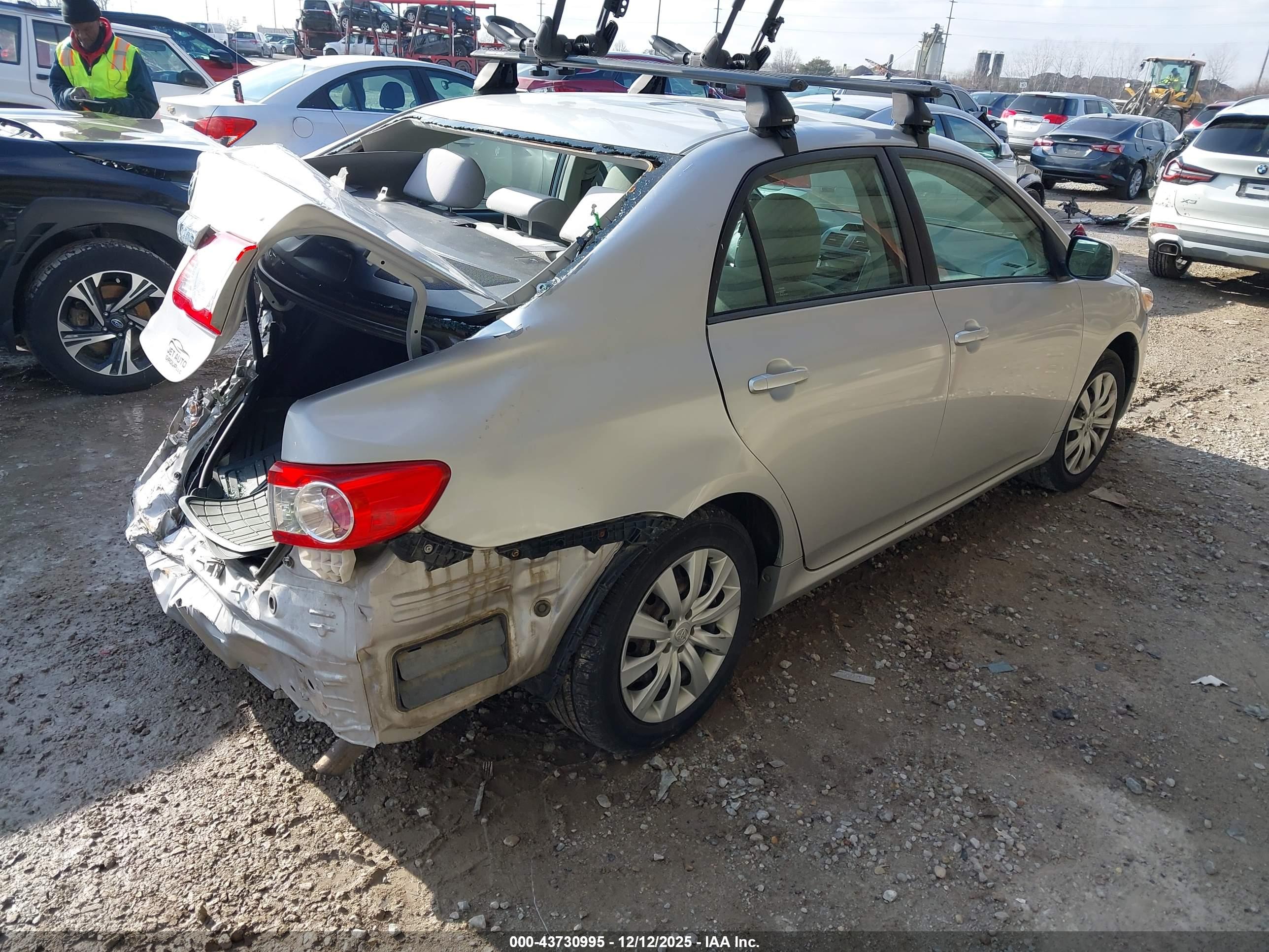 TOYOTA COROLLA image 4