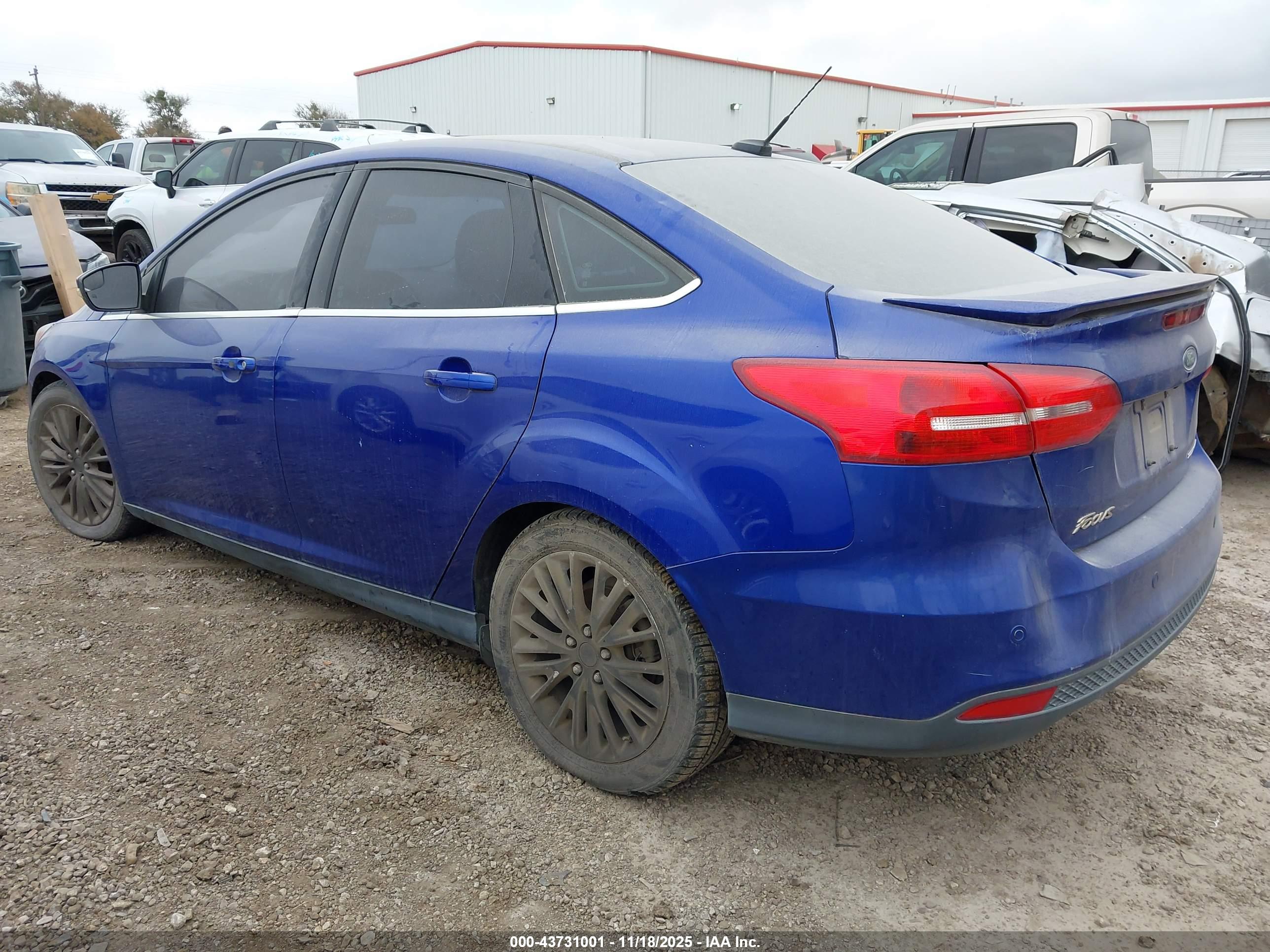FORD FOCUS image 3