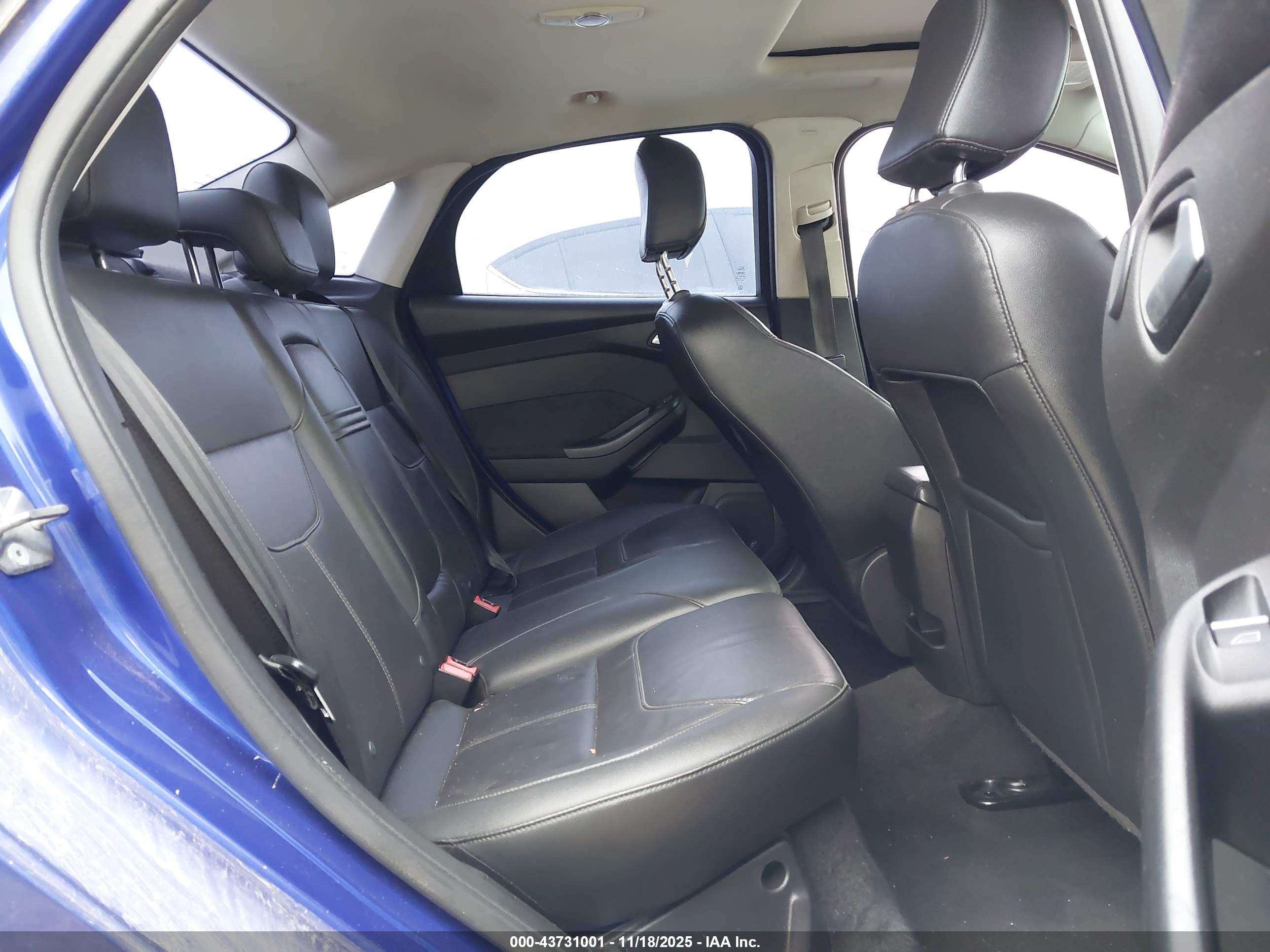 FORD FOCUS image 8