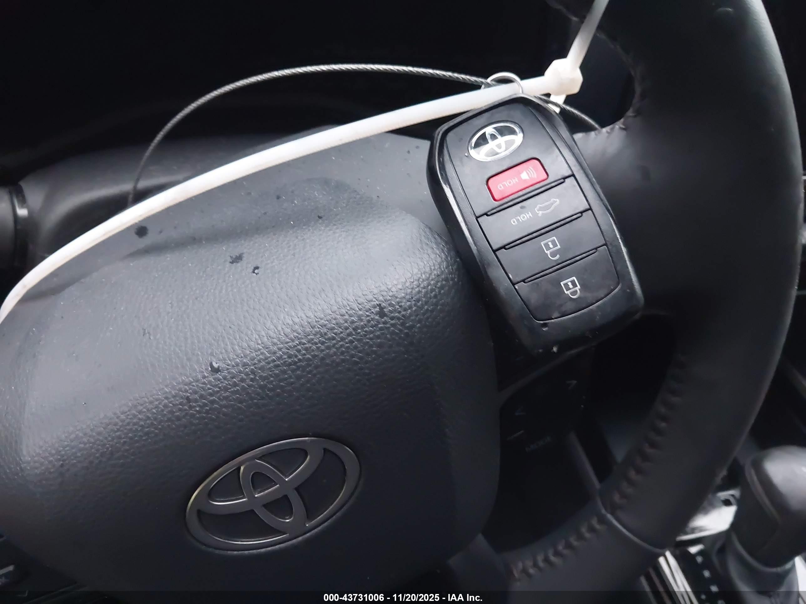 TOYOTA CAMRY image 11