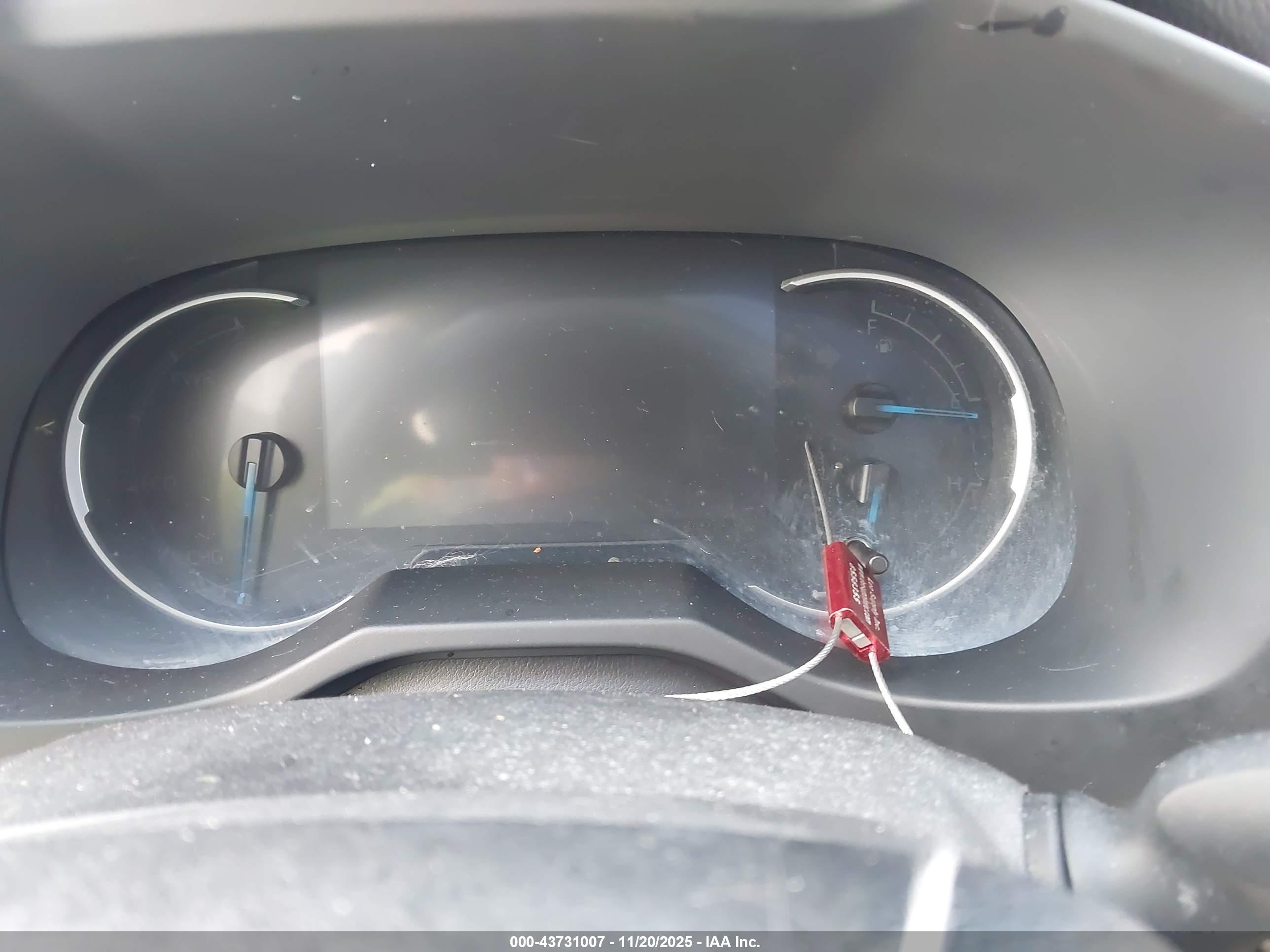 TOYOTA RAV4 image 7