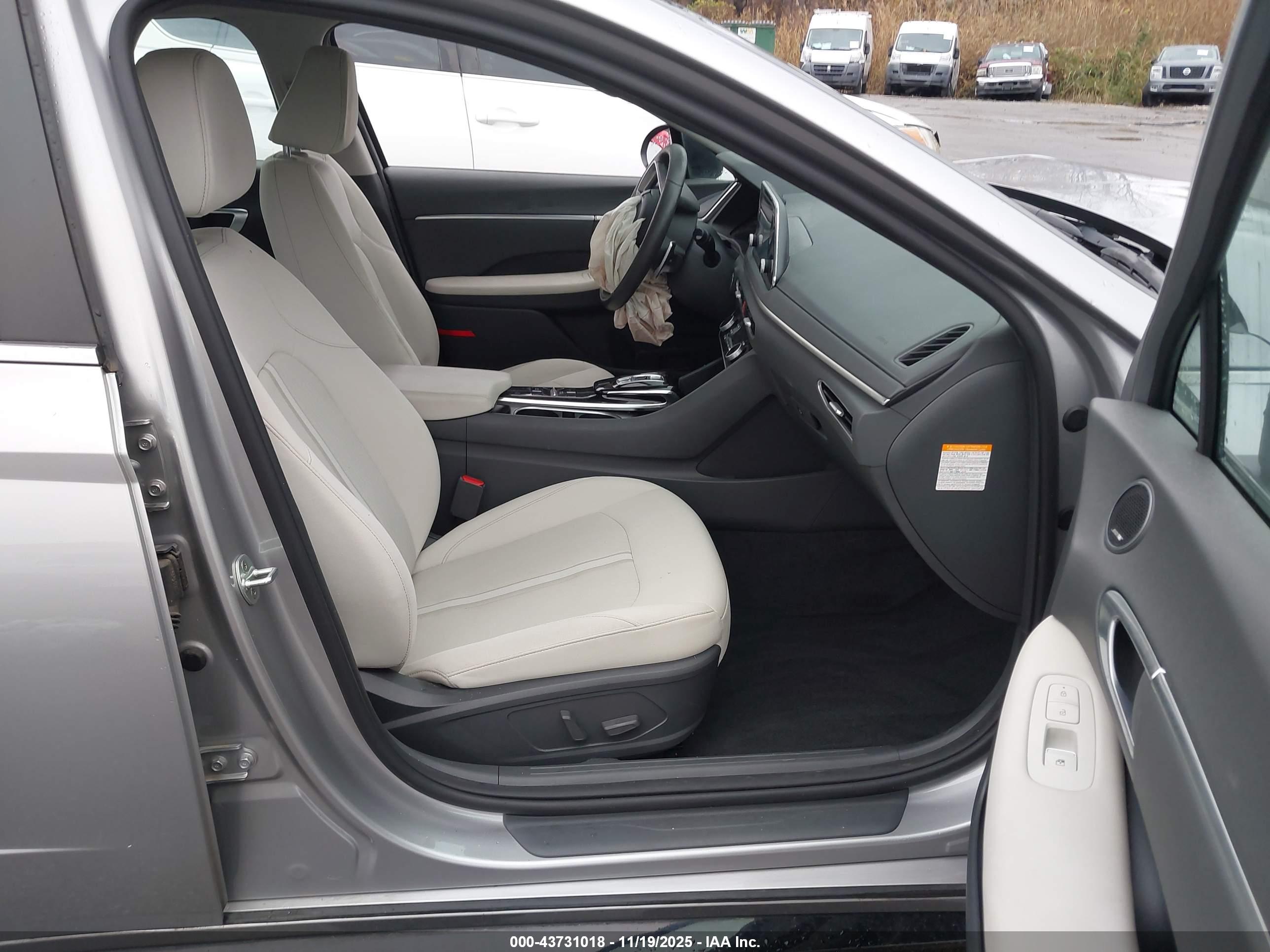 HYUNDAI SONATA image 5