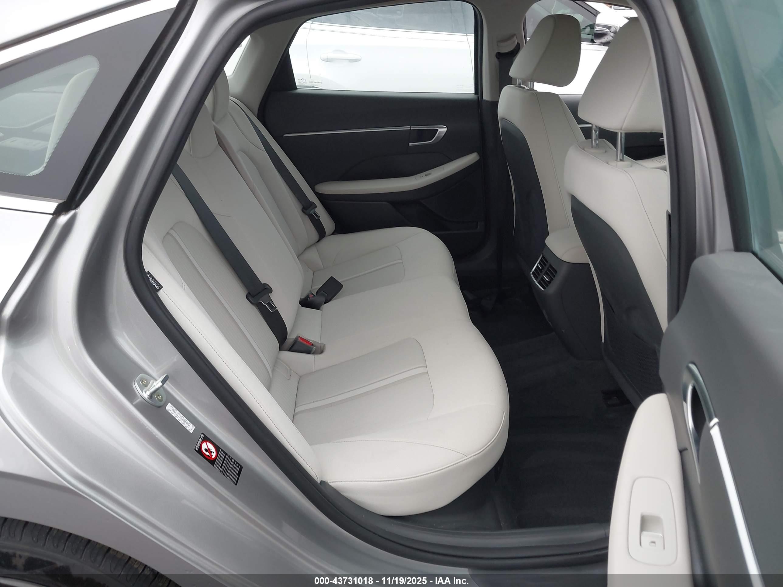 HYUNDAI SONATA image 8