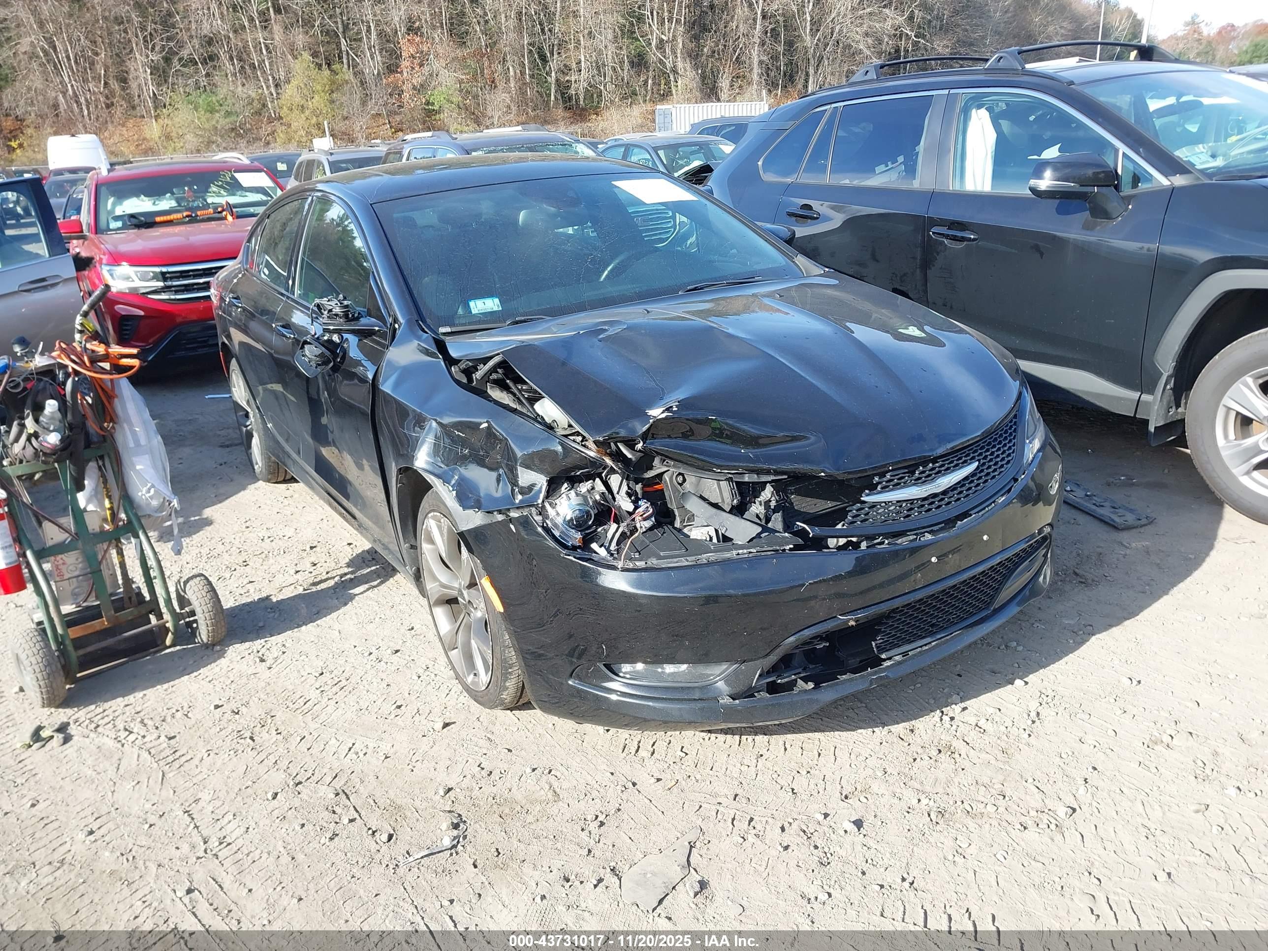 CHRYSLER 200 image 6