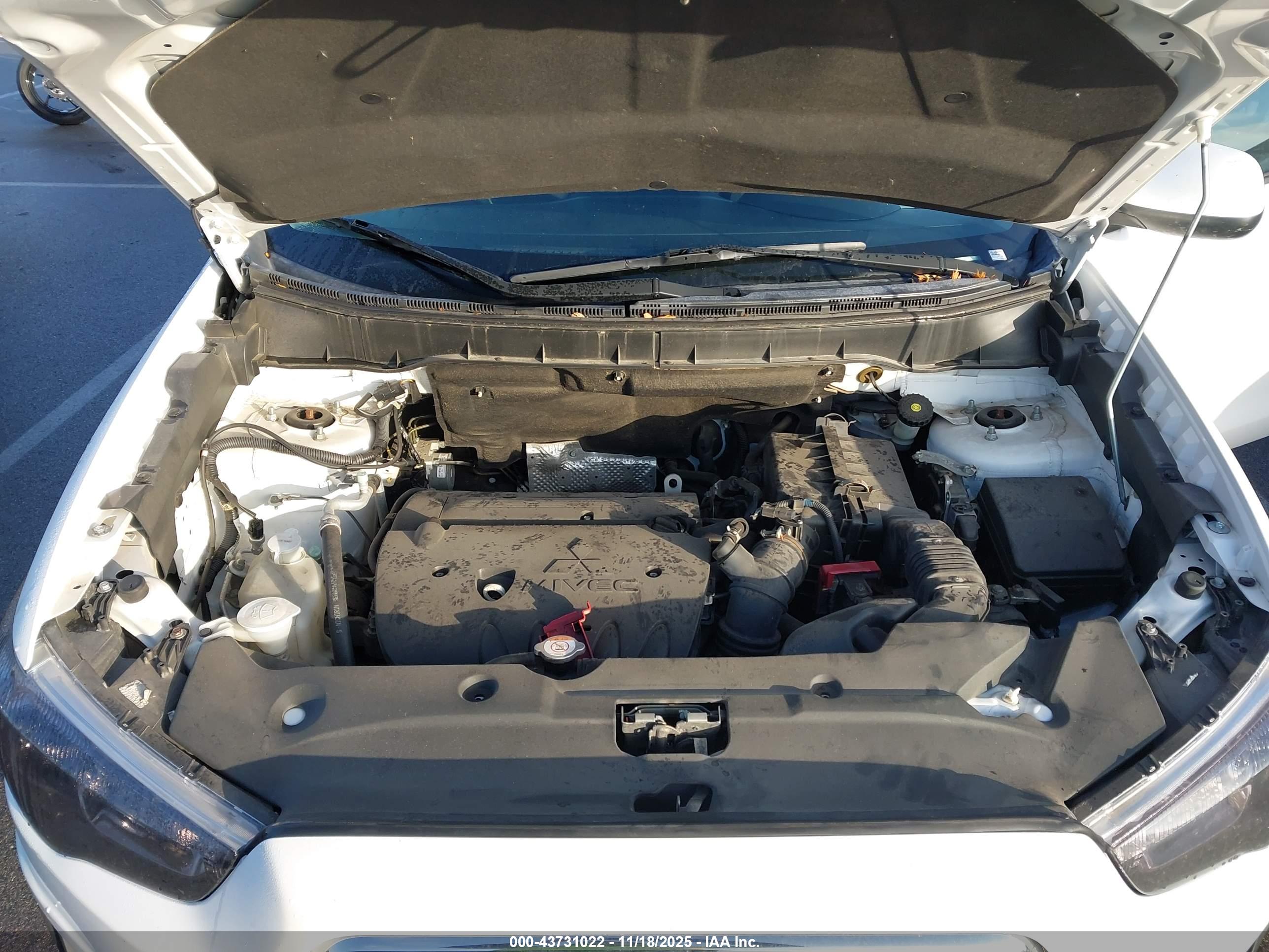 MITSUBISHI OUTLANDER image 10
