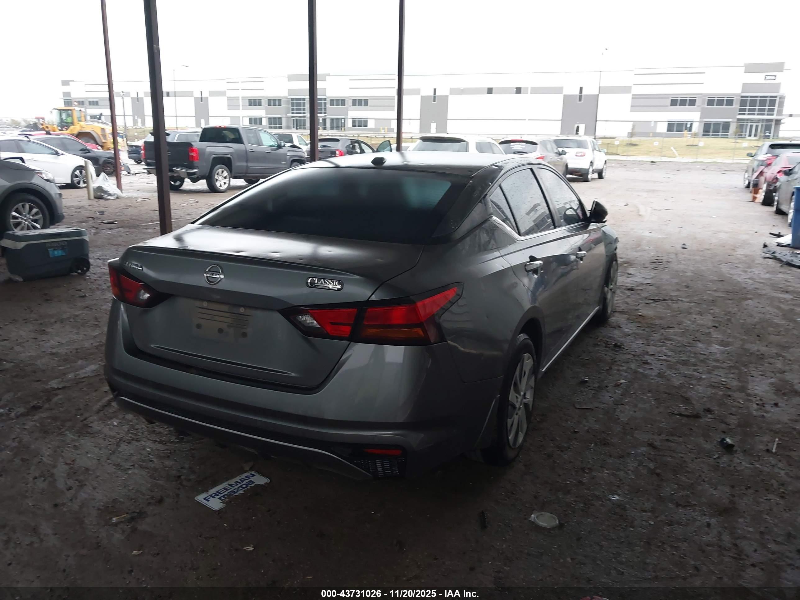 NISSAN ALTIMA image 4