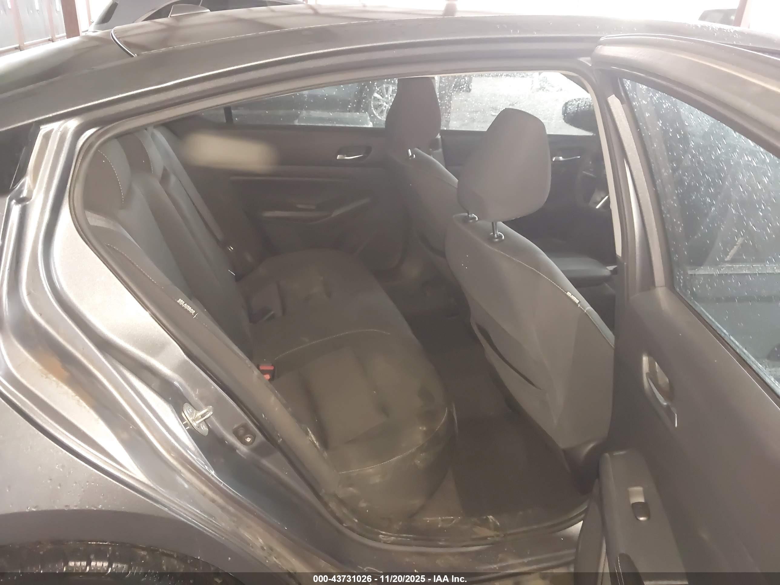 NISSAN ALTIMA image 8