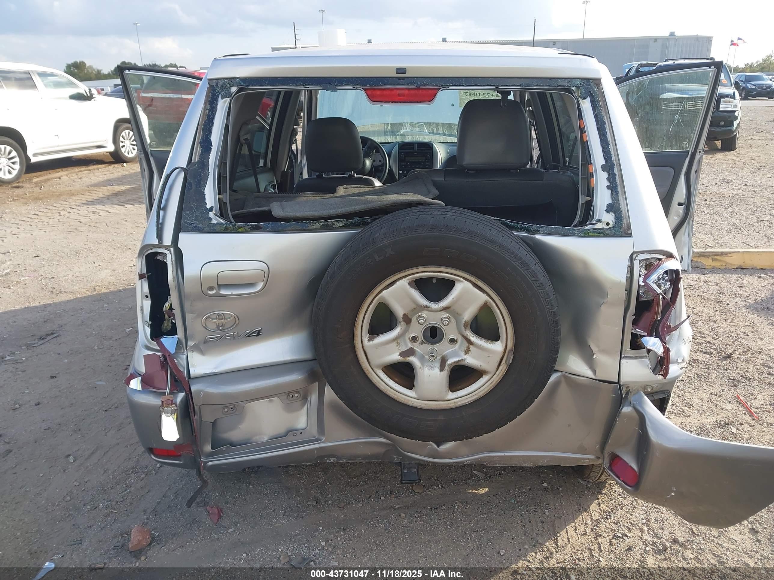 TOYOTA RAV4 image 6