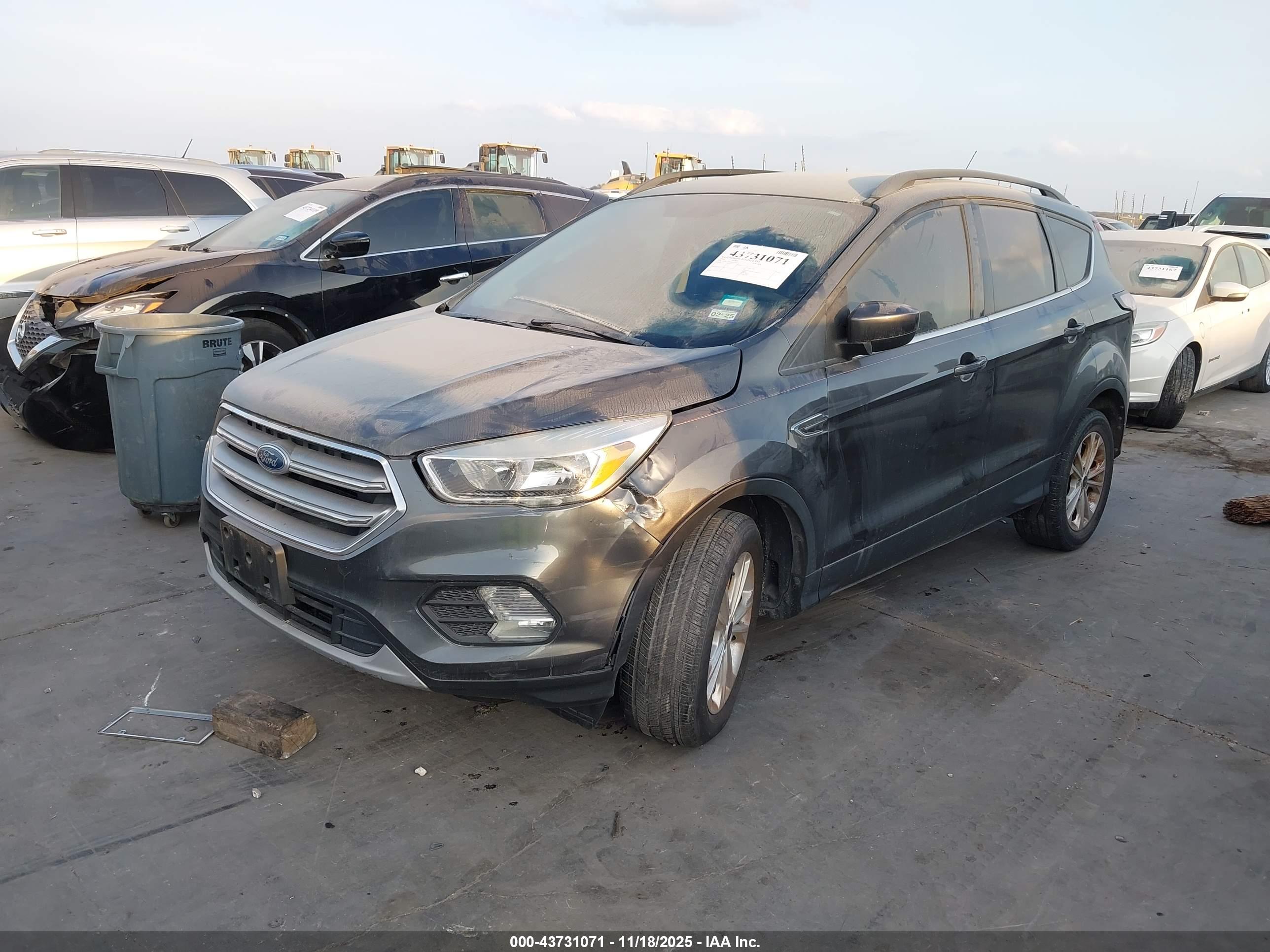 FORD ESCAPE image 2