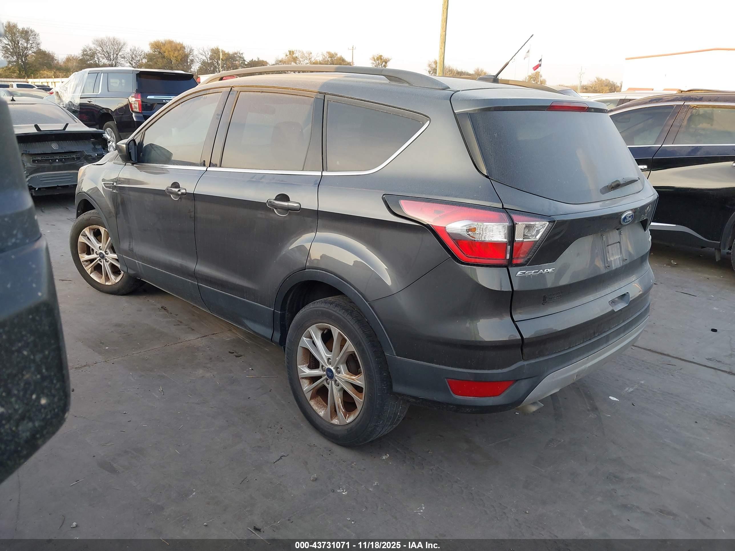 FORD ESCAPE image 3