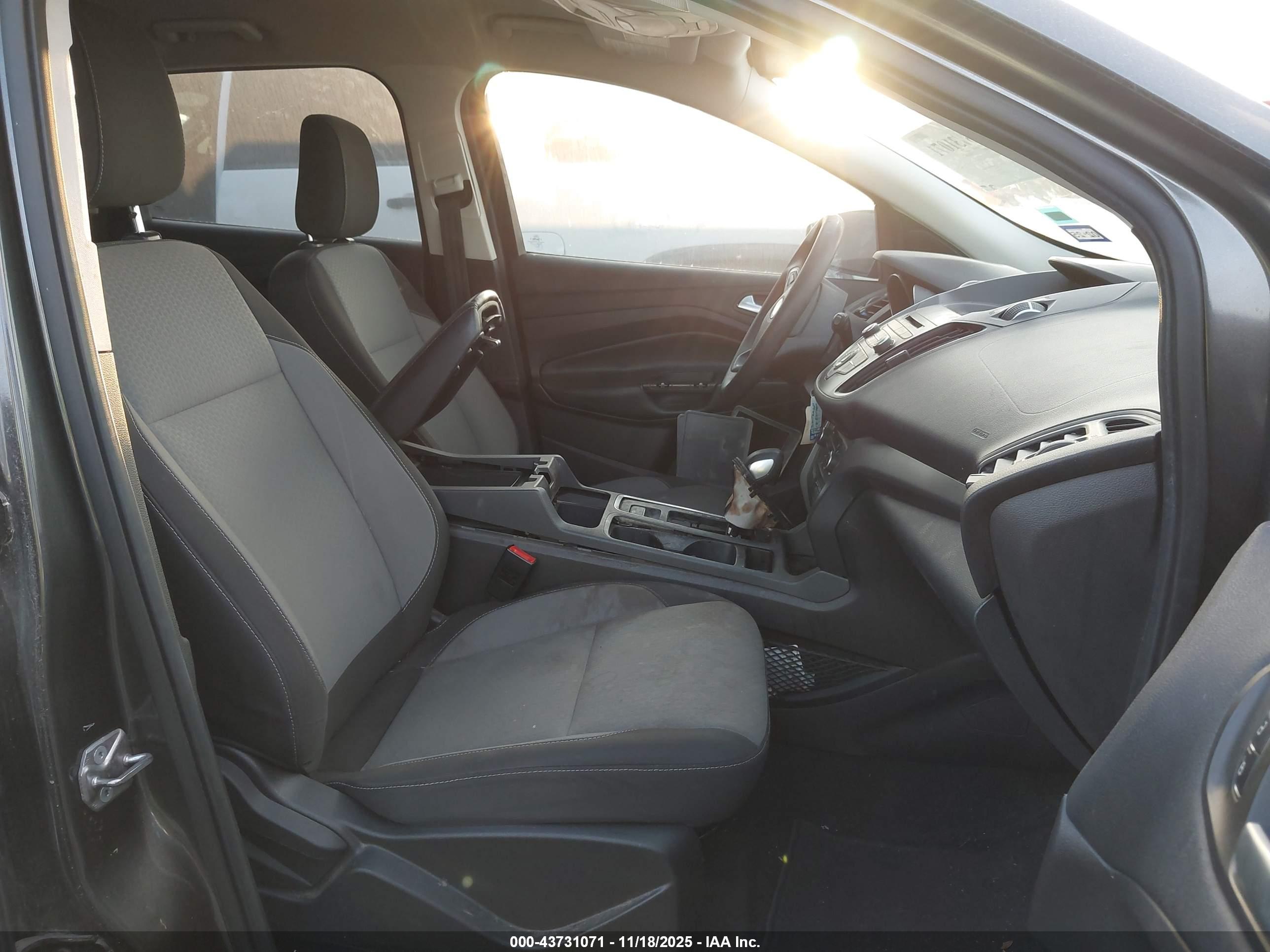 FORD ESCAPE image 5