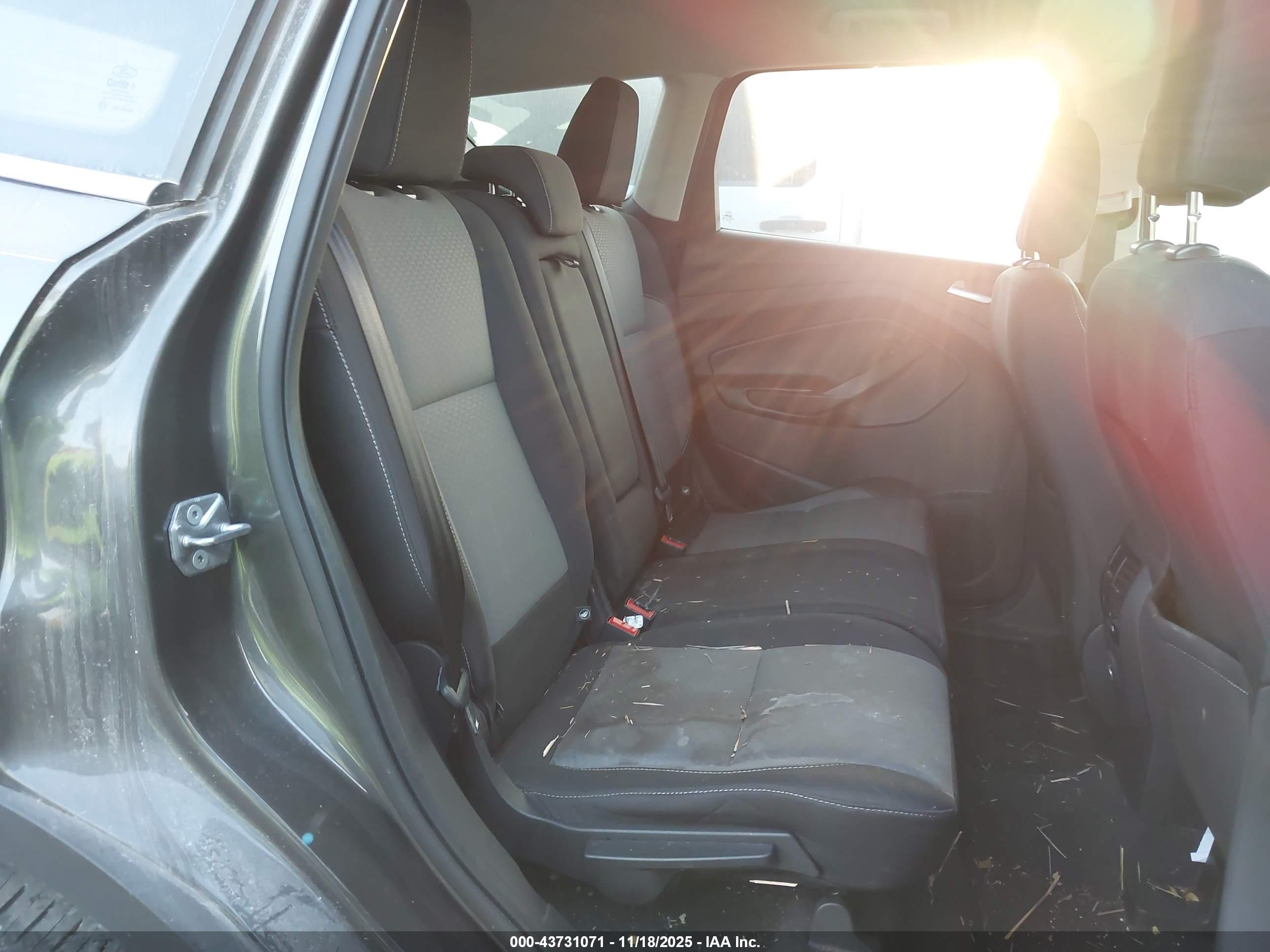 FORD ESCAPE image 8