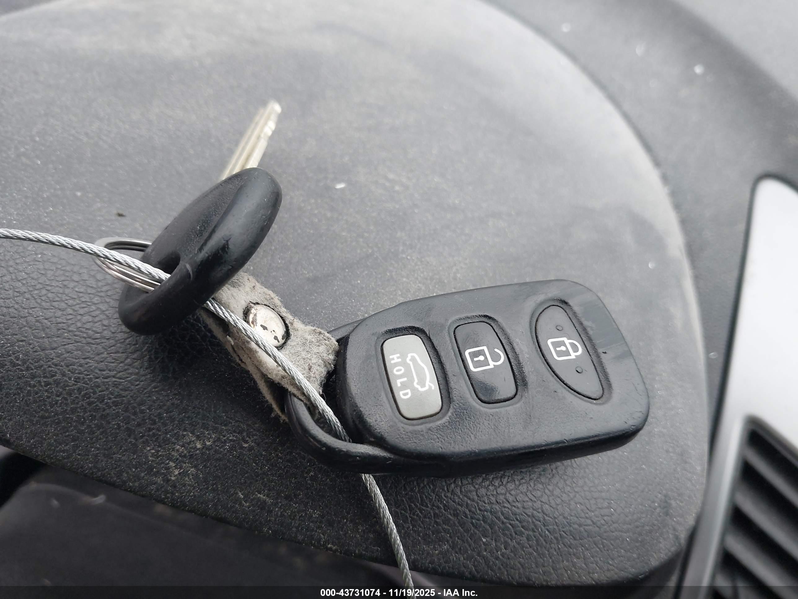 HYUNDAI ELANTRA image 11
