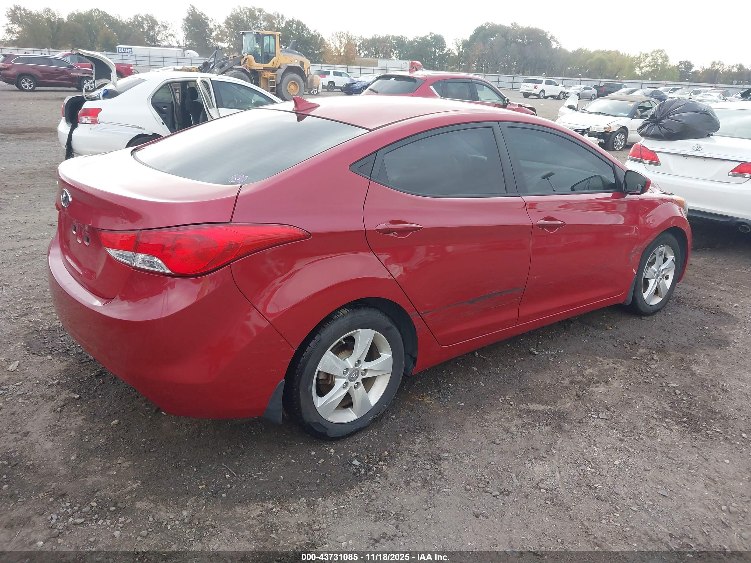 HYUNDAI ELANTRA image 4