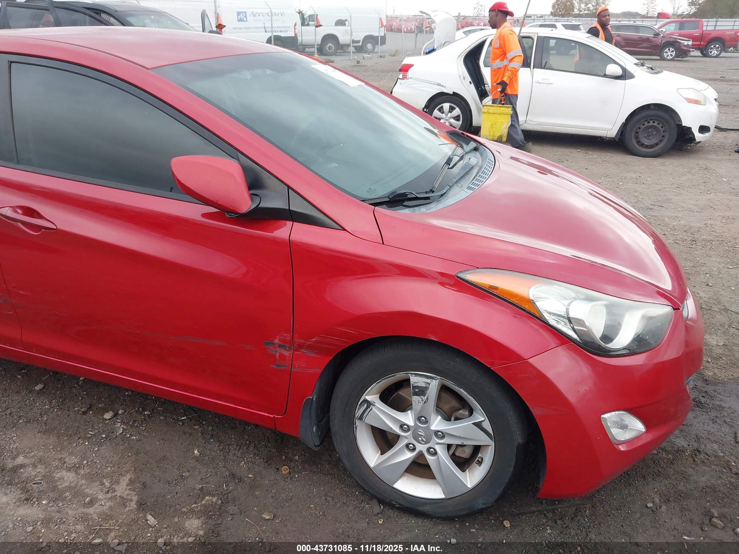 HYUNDAI ELANTRA image 6