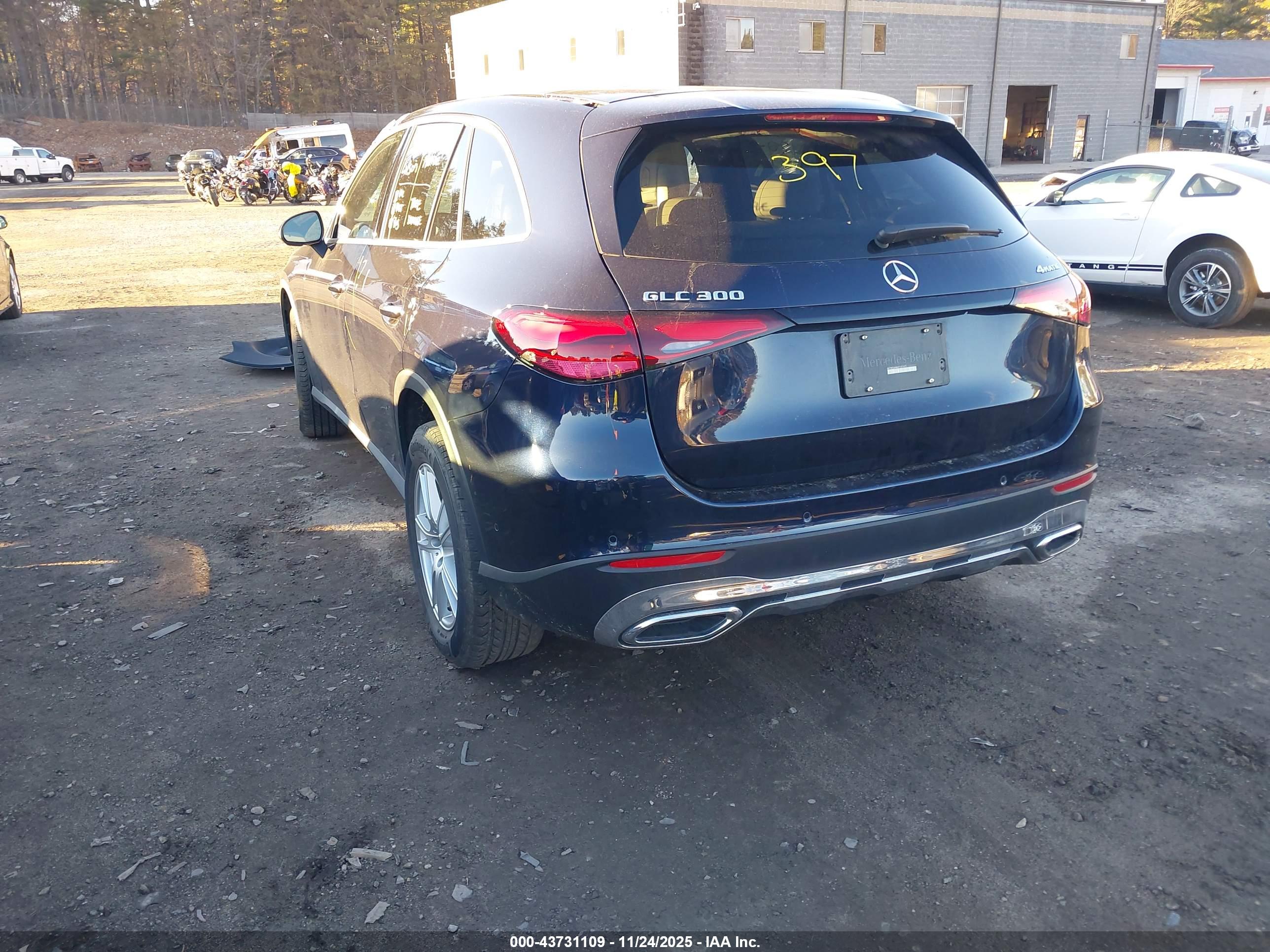 MERCEDES-BENZ GLC image 3