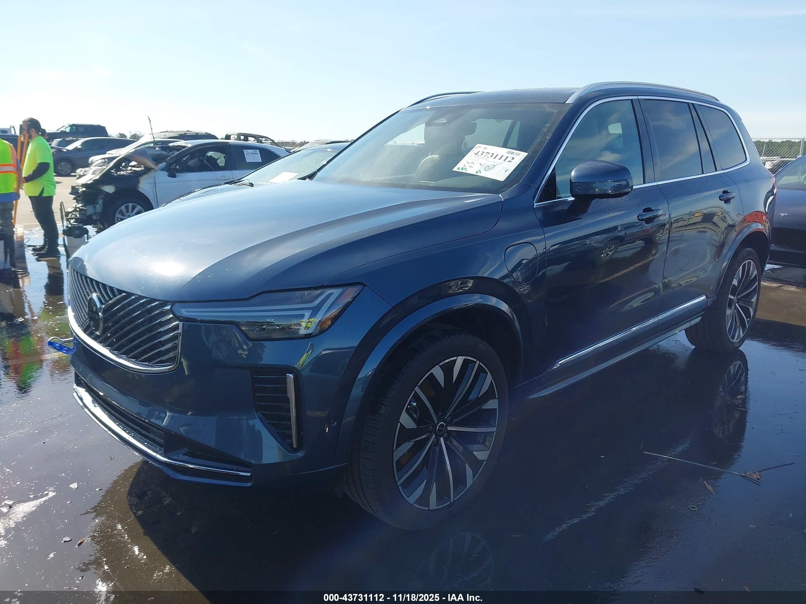VOLVO XC90 image 2