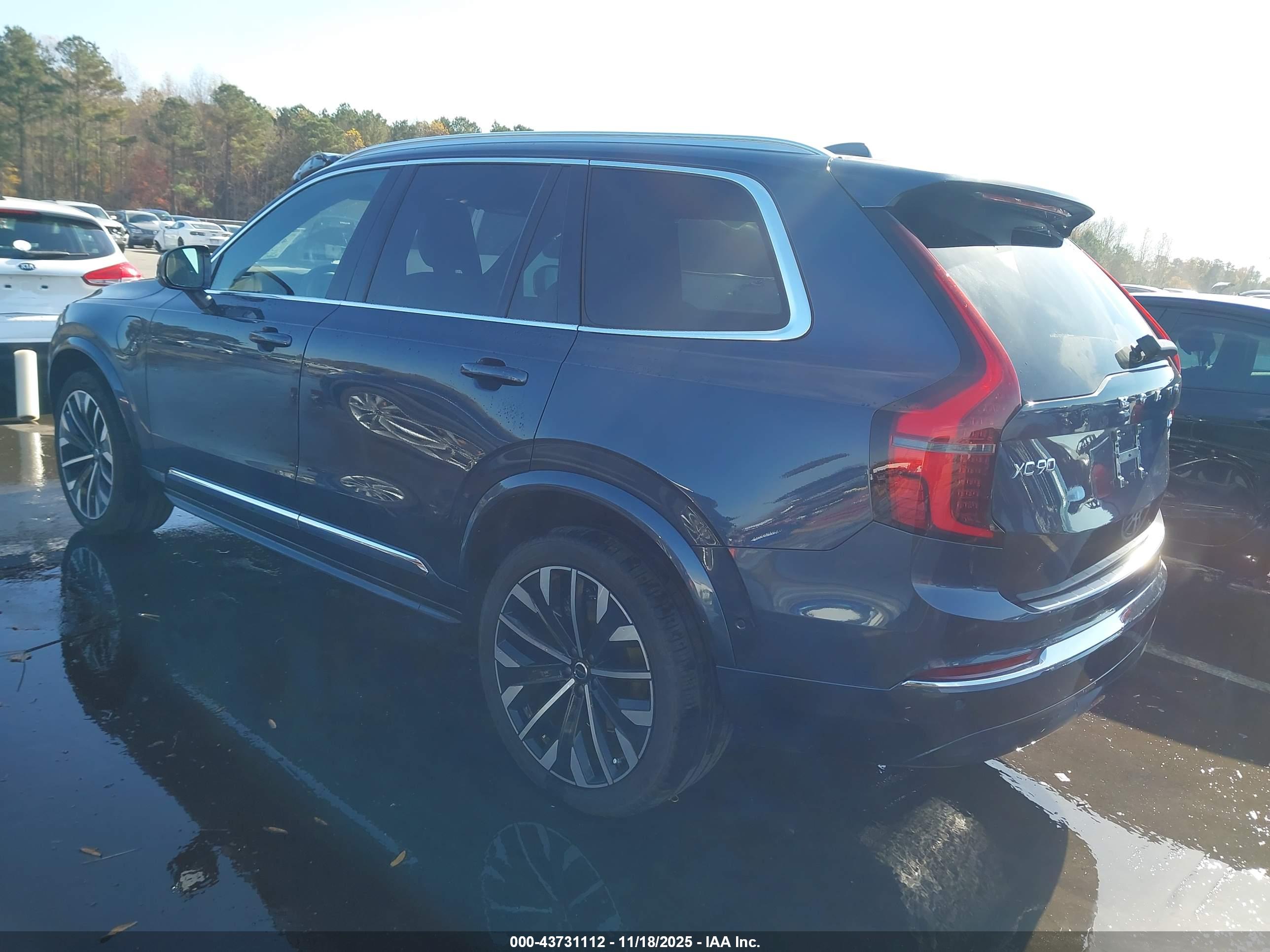 VOLVO XC90 image 3