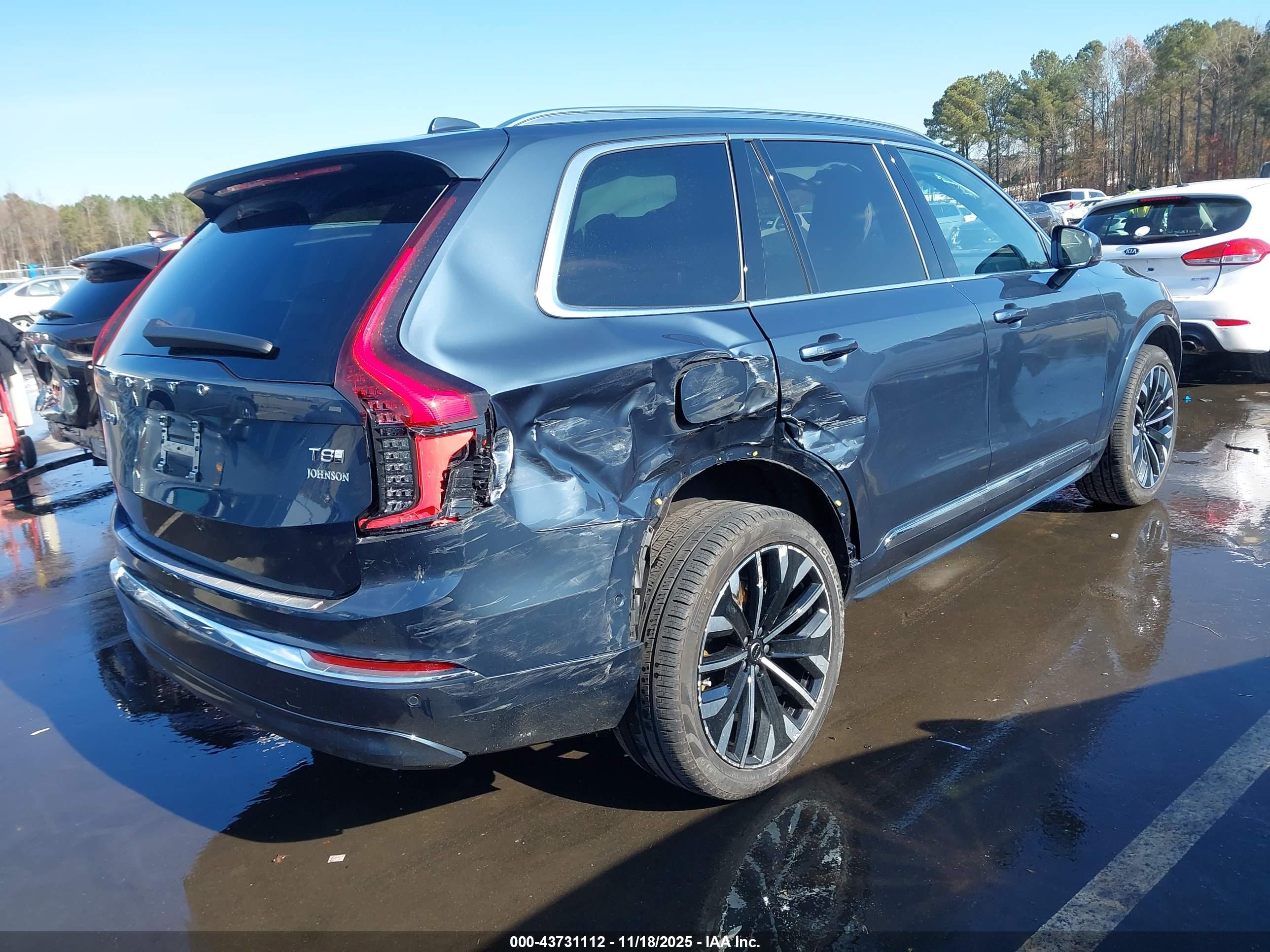 VOLVO XC90 image 4