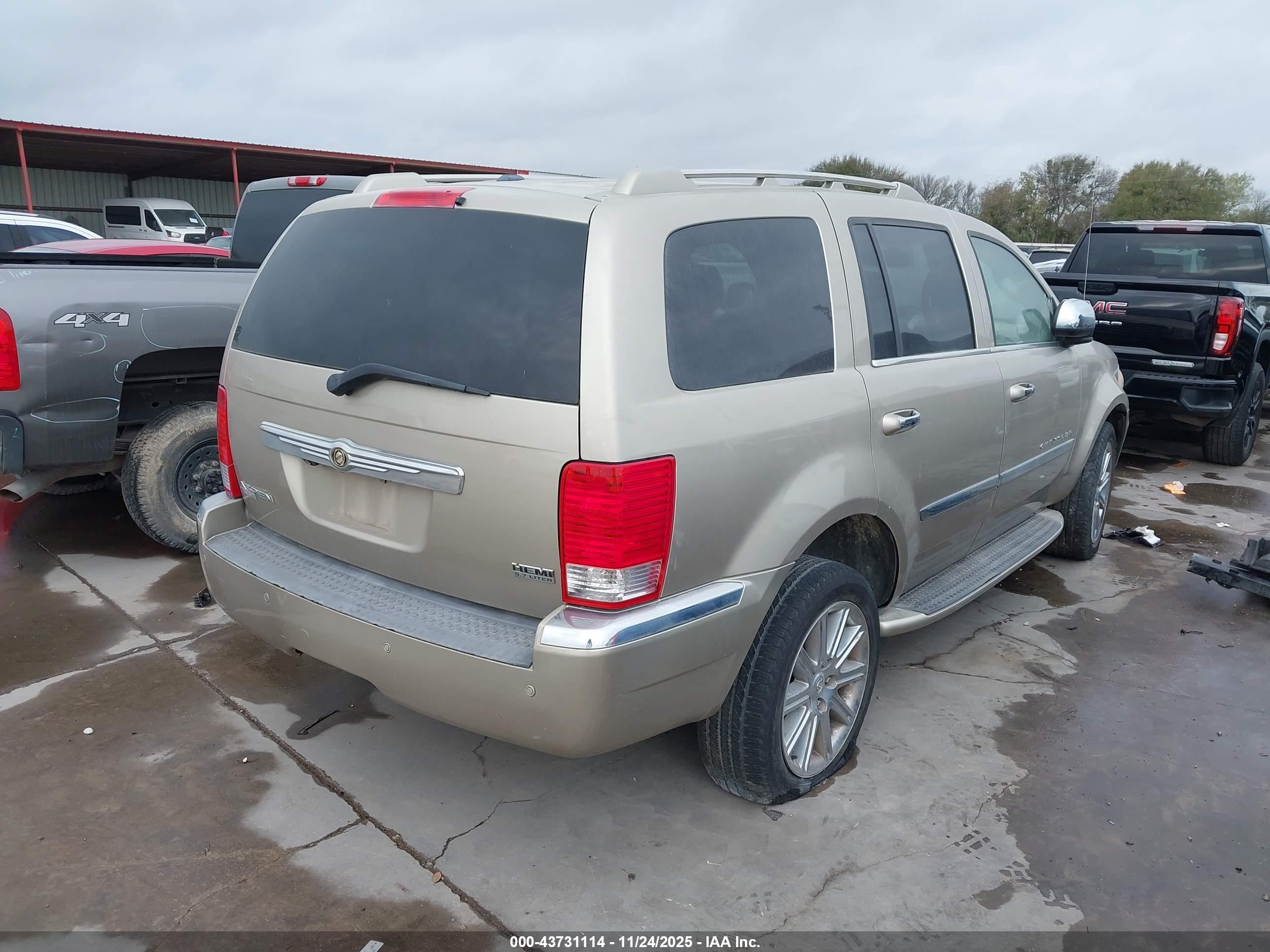 CHRYSLER ASPEN image 4