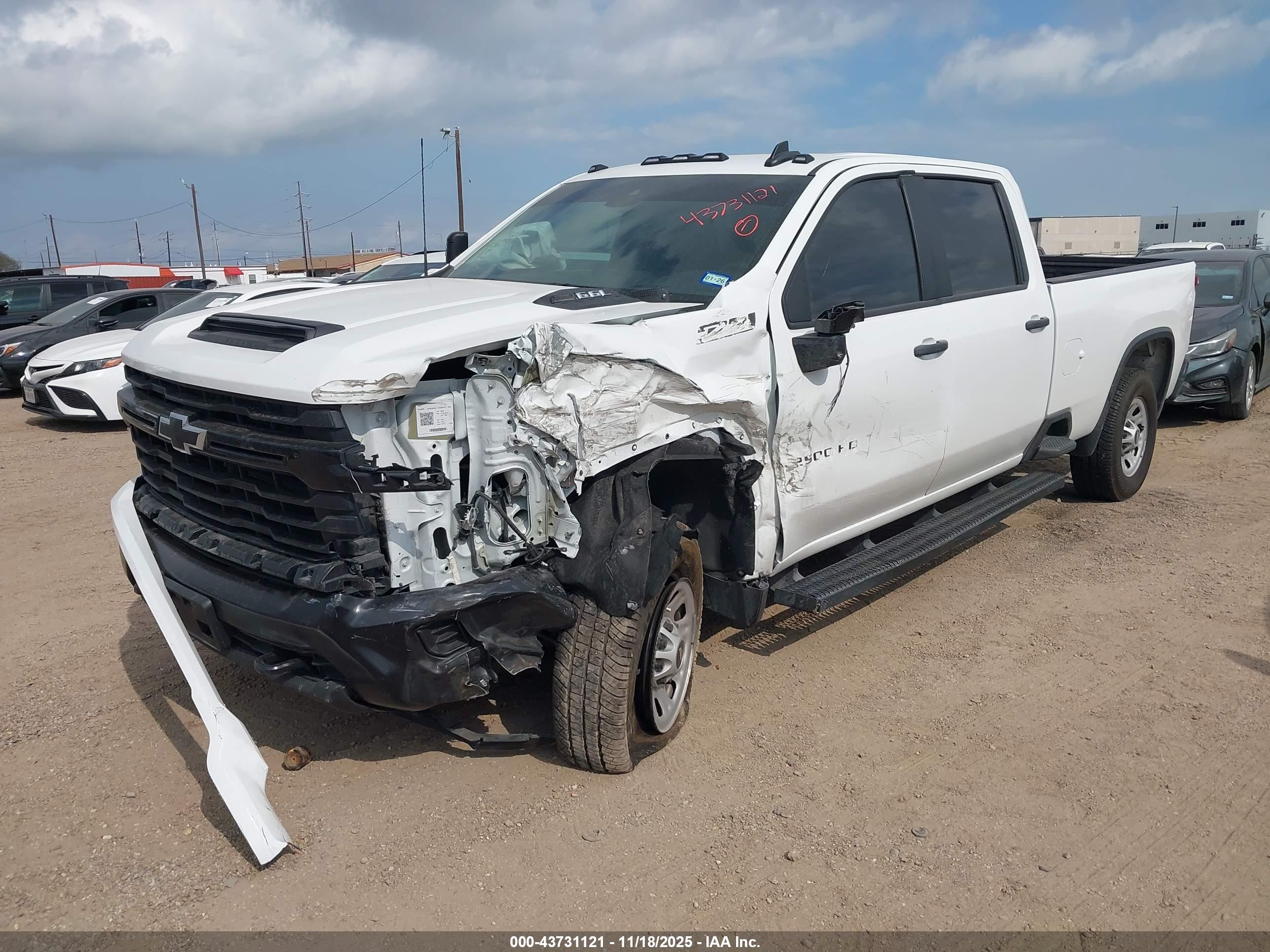 CHEVROLET SILVERADO image 2