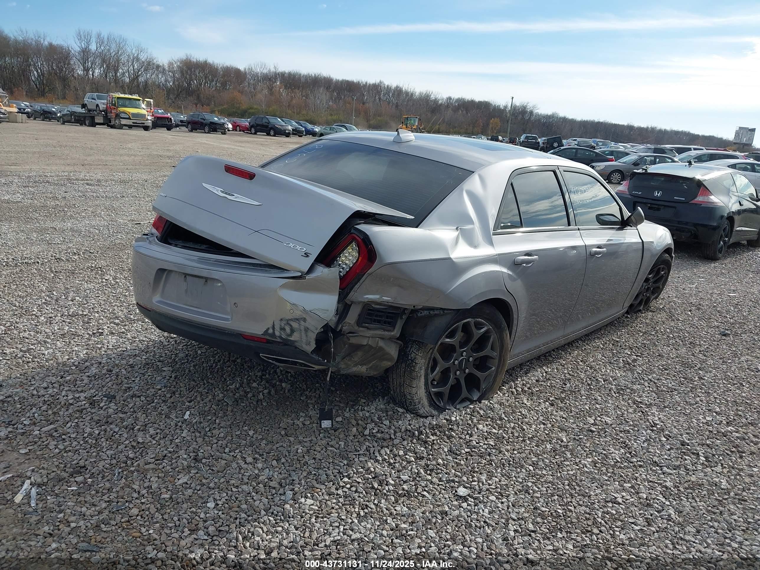 CHRYSLER 300 image 4
