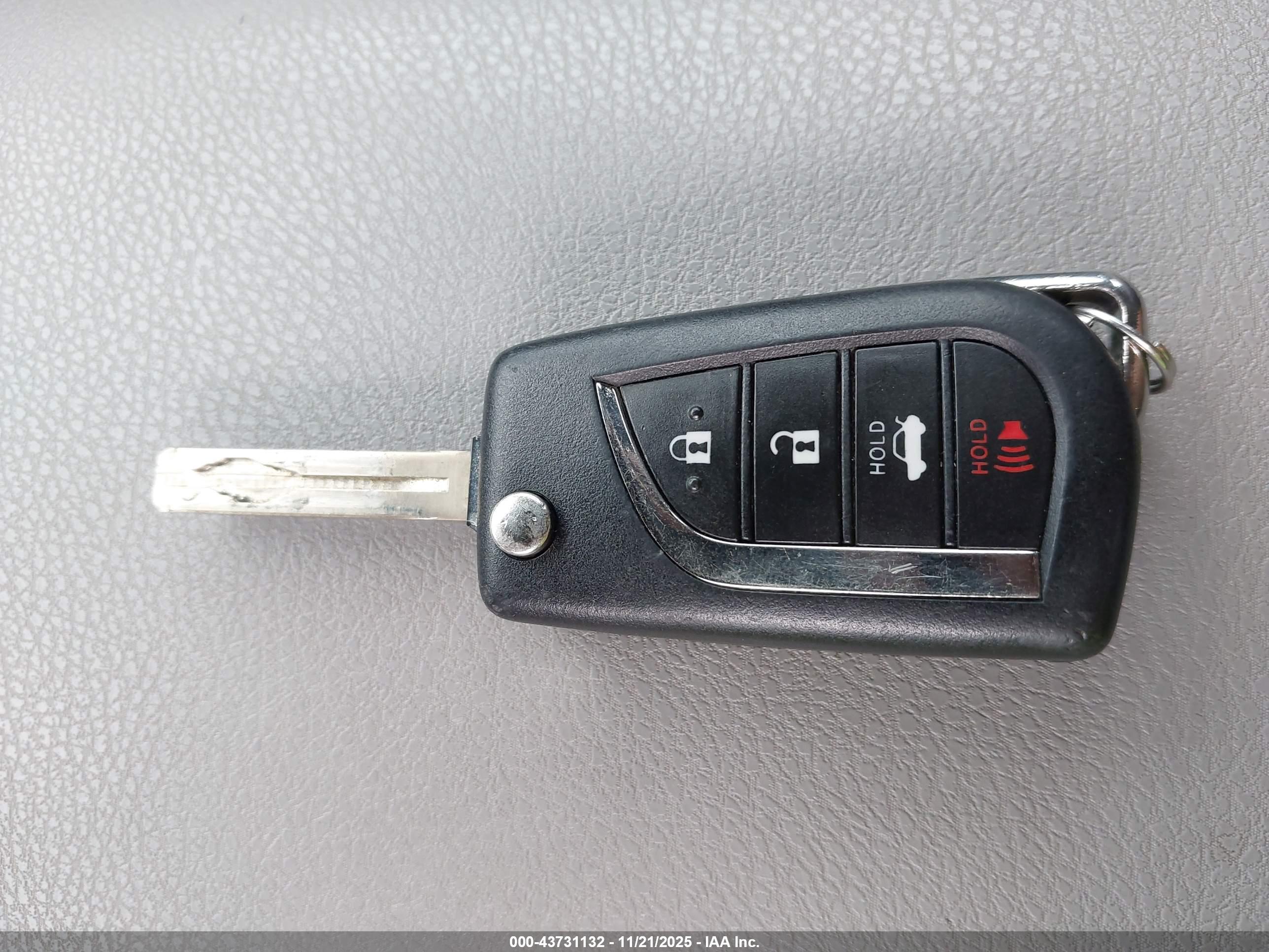 TOYOTA CAMRY image 11