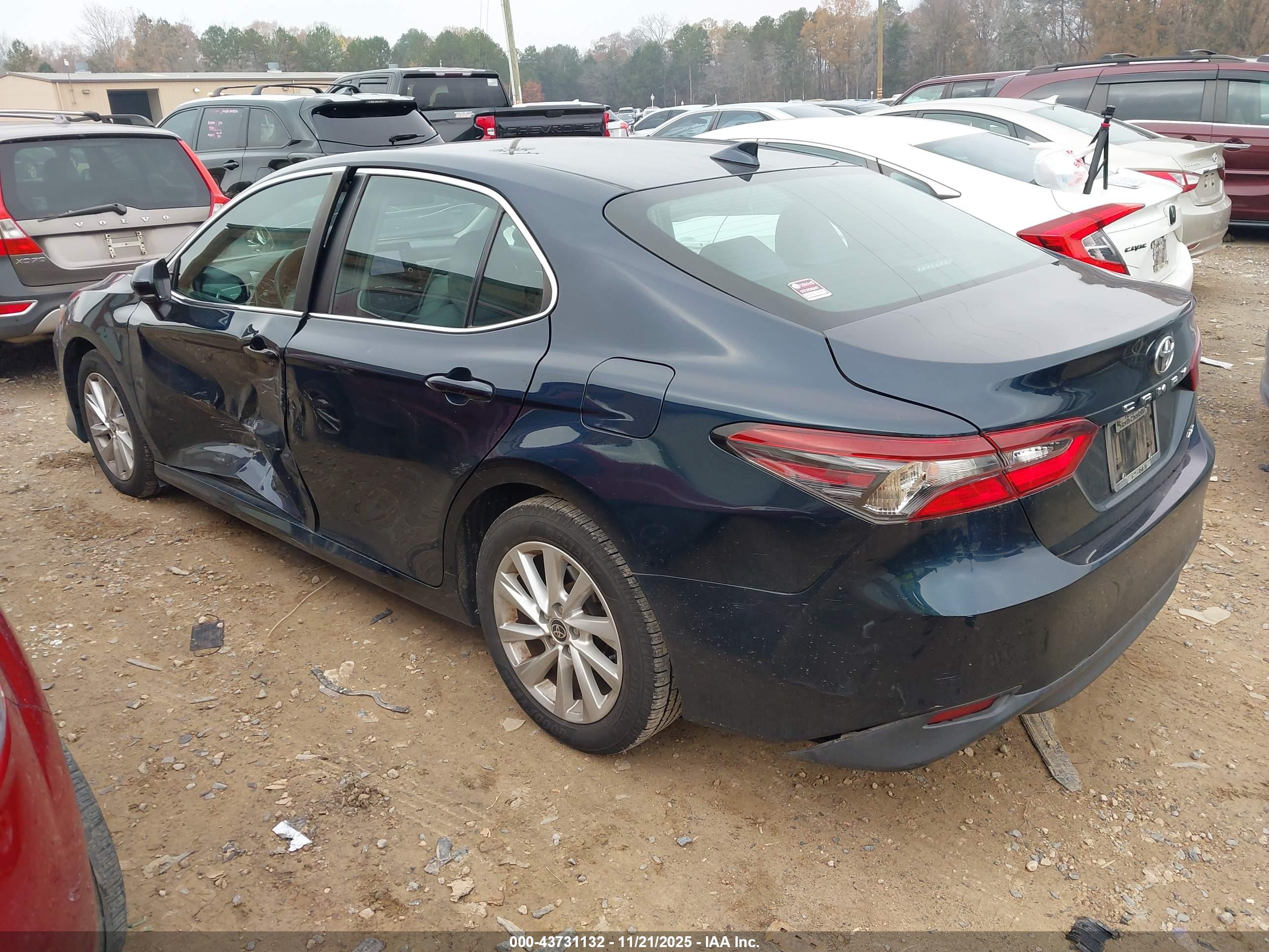 TOYOTA CAMRY image 3