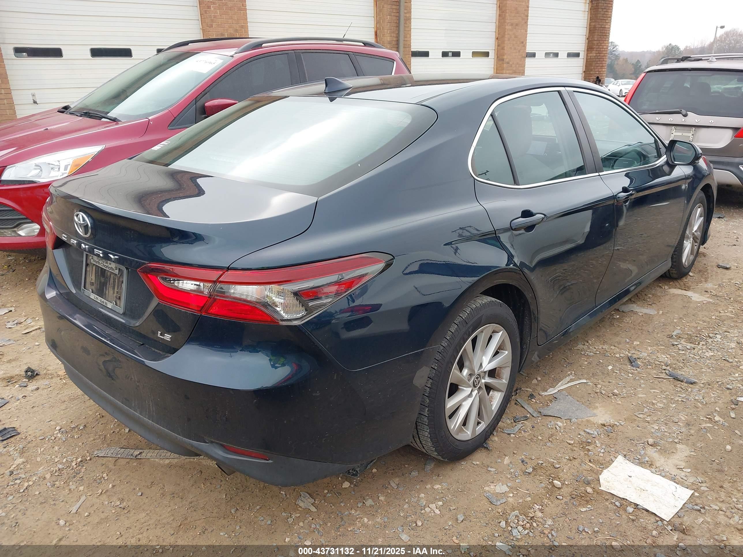 TOYOTA CAMRY image 4