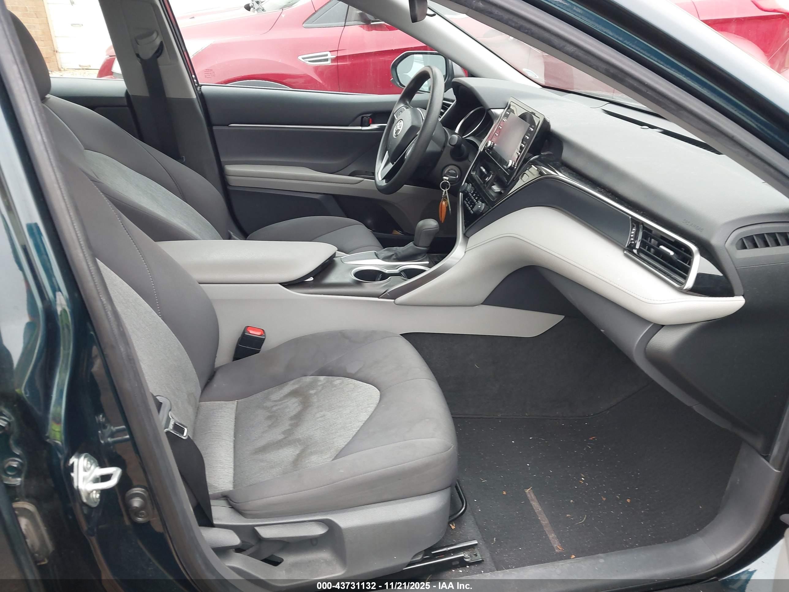 TOYOTA CAMRY image 5