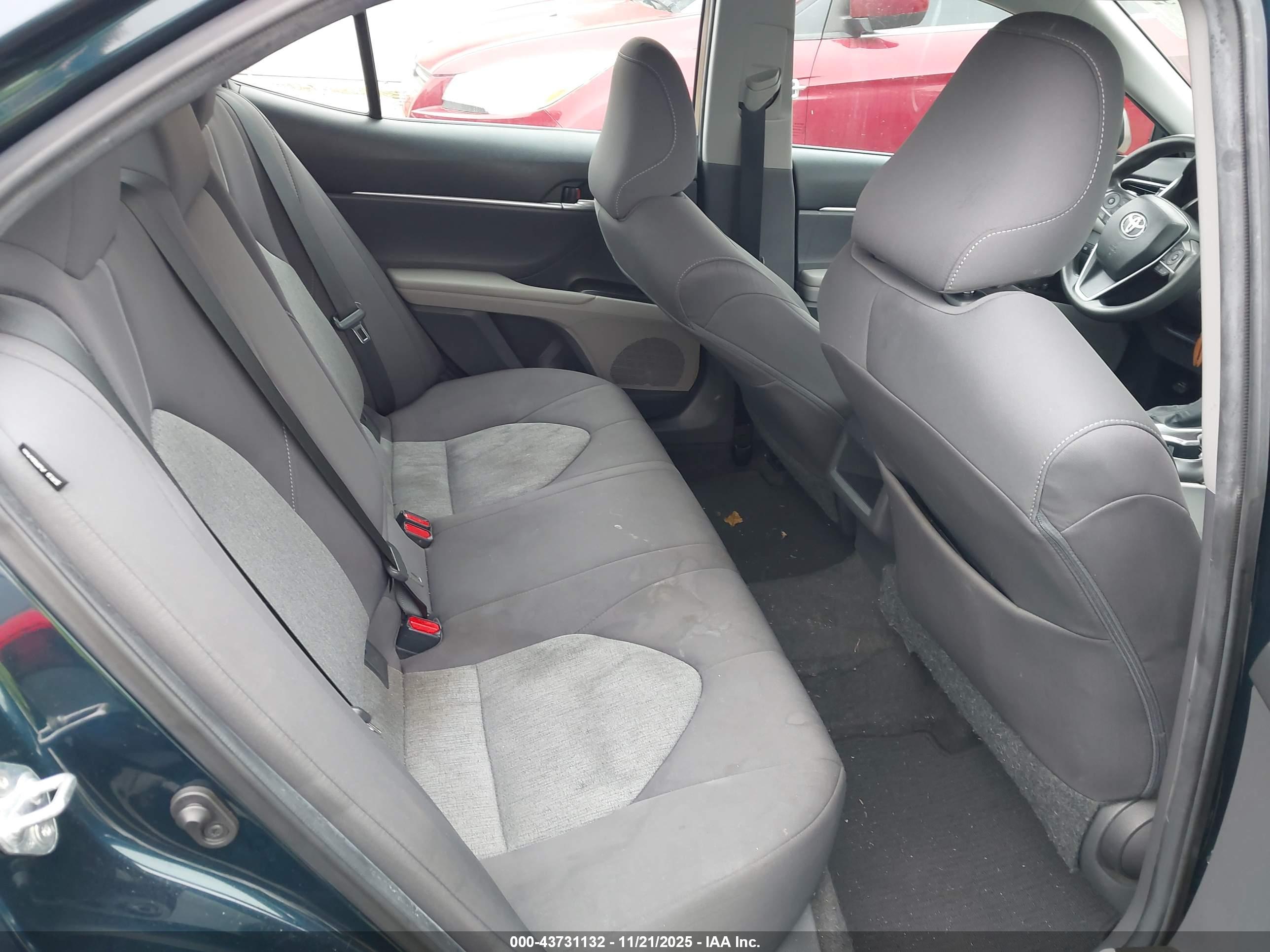 TOYOTA CAMRY image 8