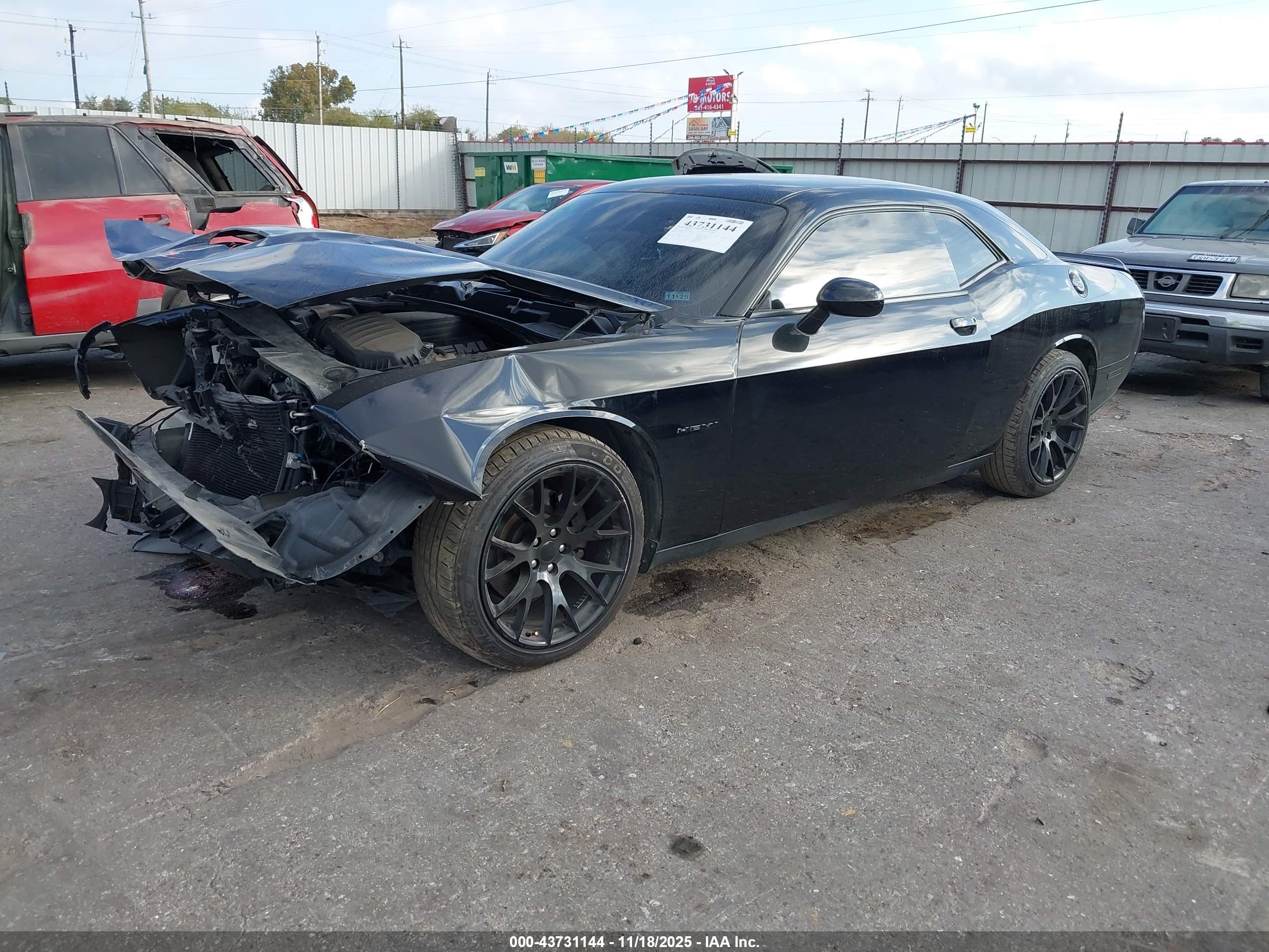 DODGE CHALLENGER image 2