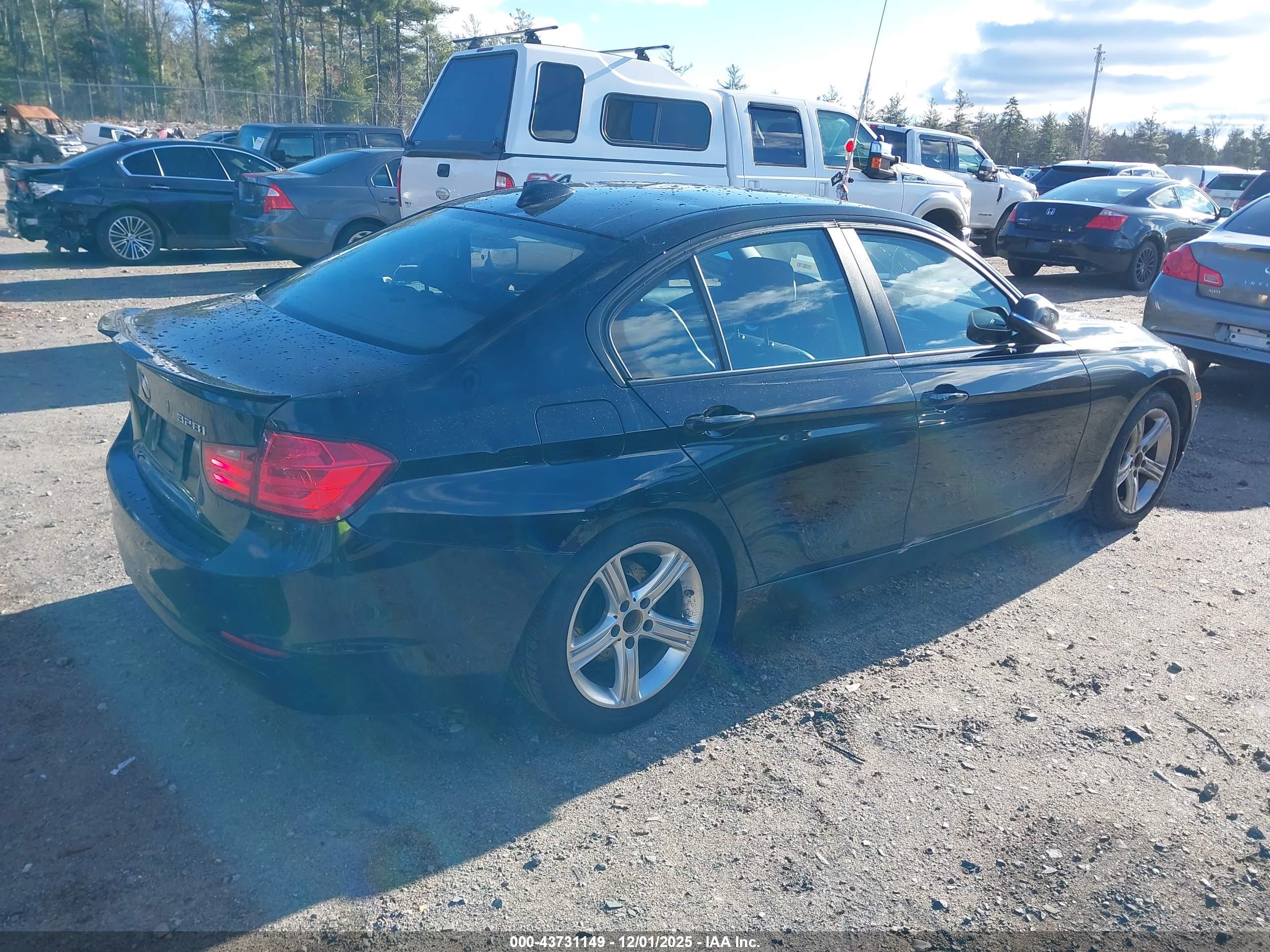 BMW 328I image 4