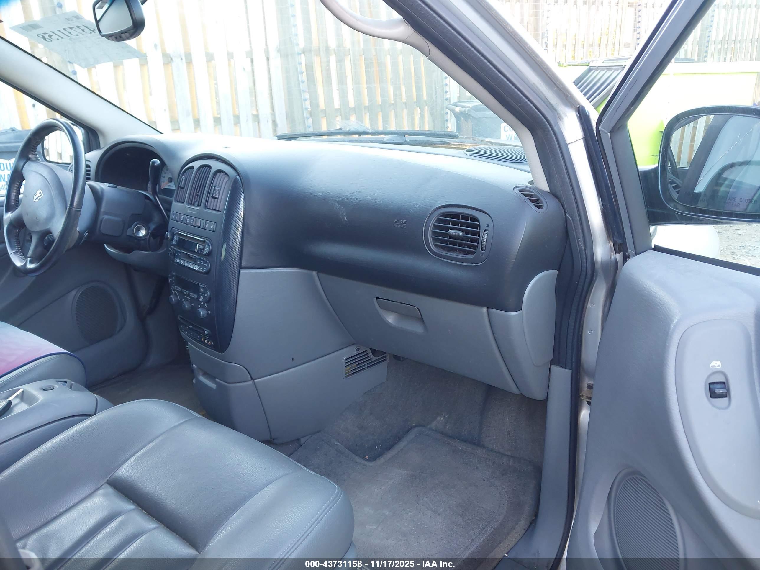 DODGE GRAND image 5