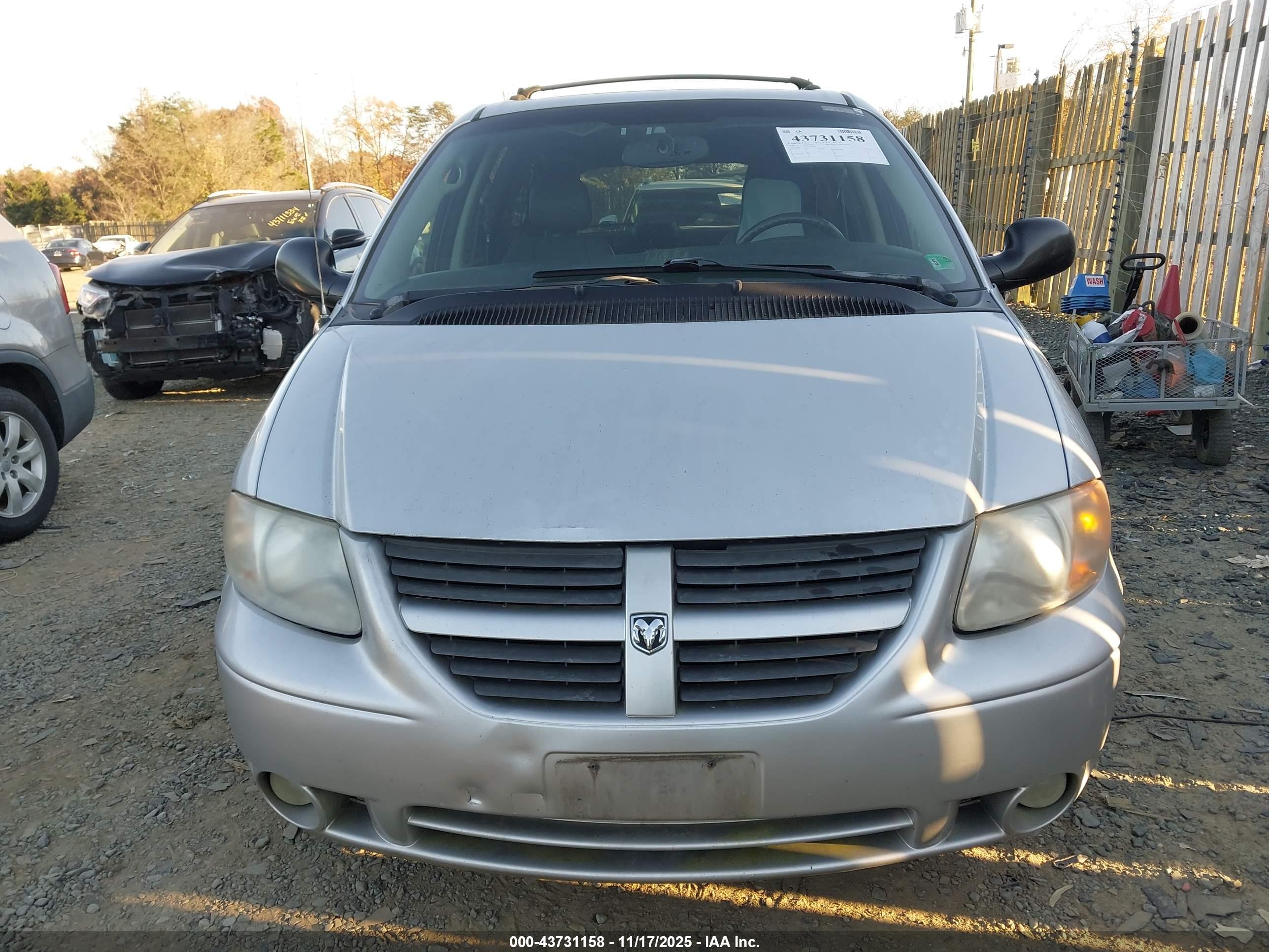 DODGE GRAND image 6