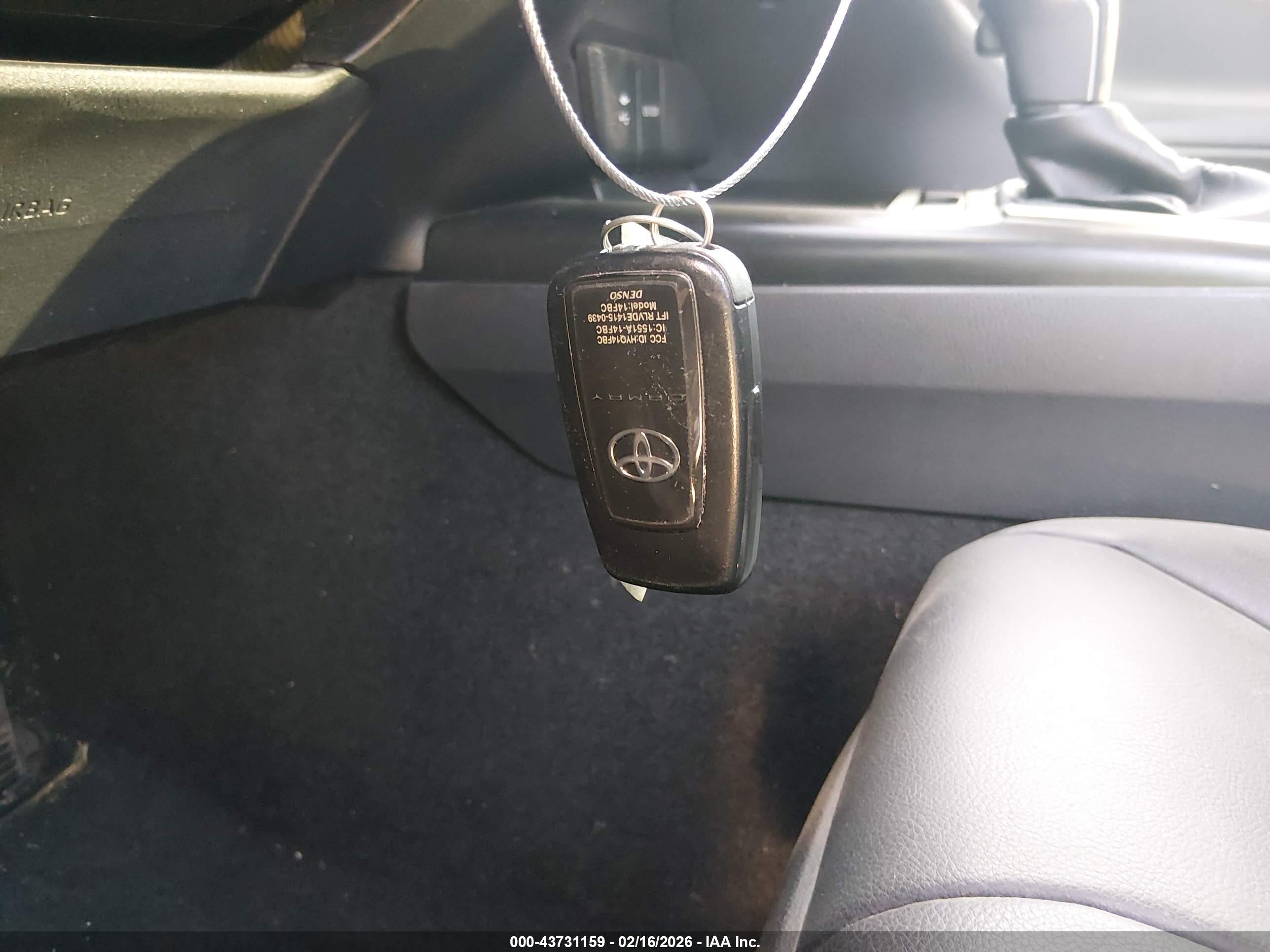 TOYOTA CAMRY image 11