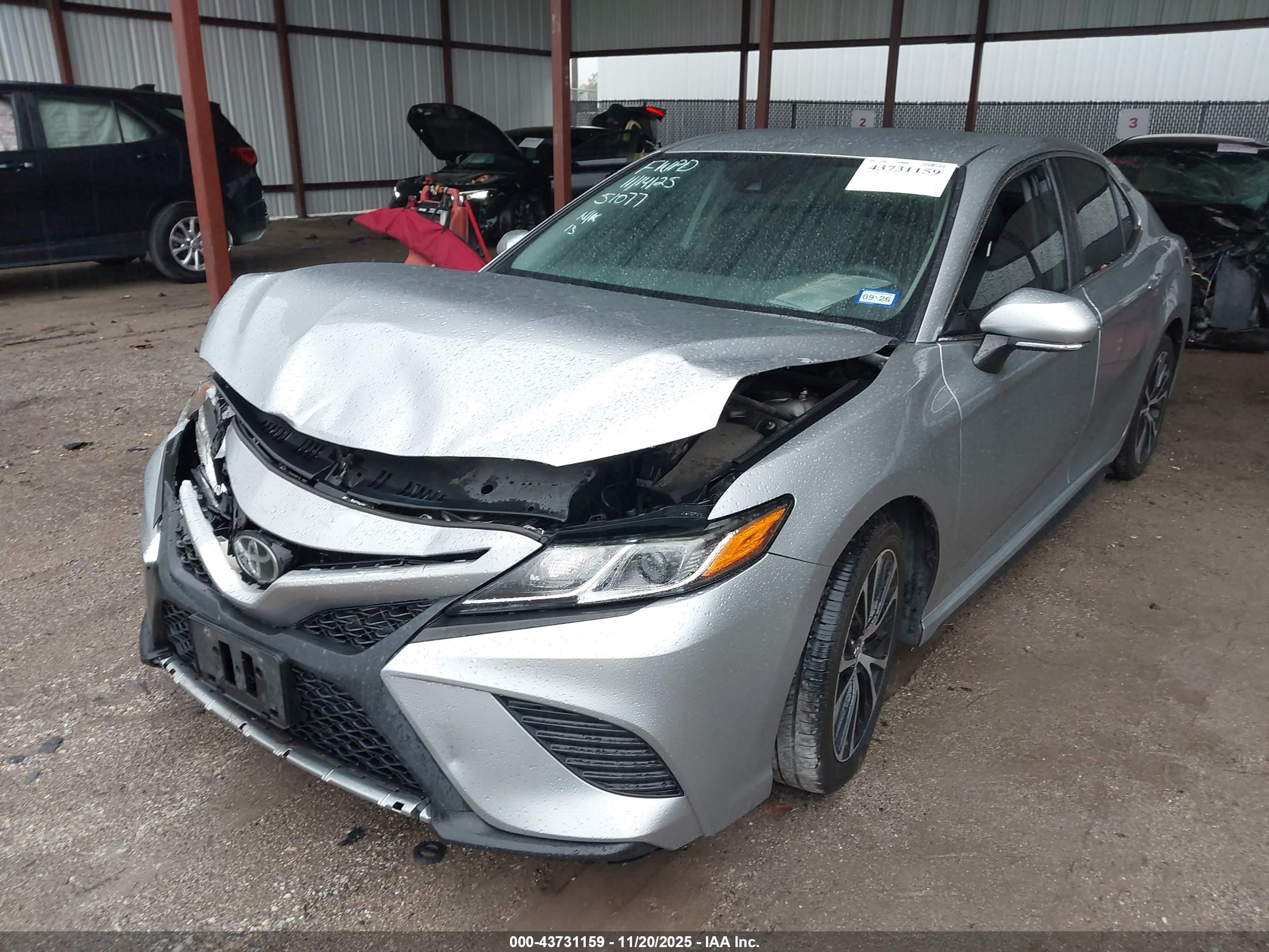 TOYOTA CAMRY image 2