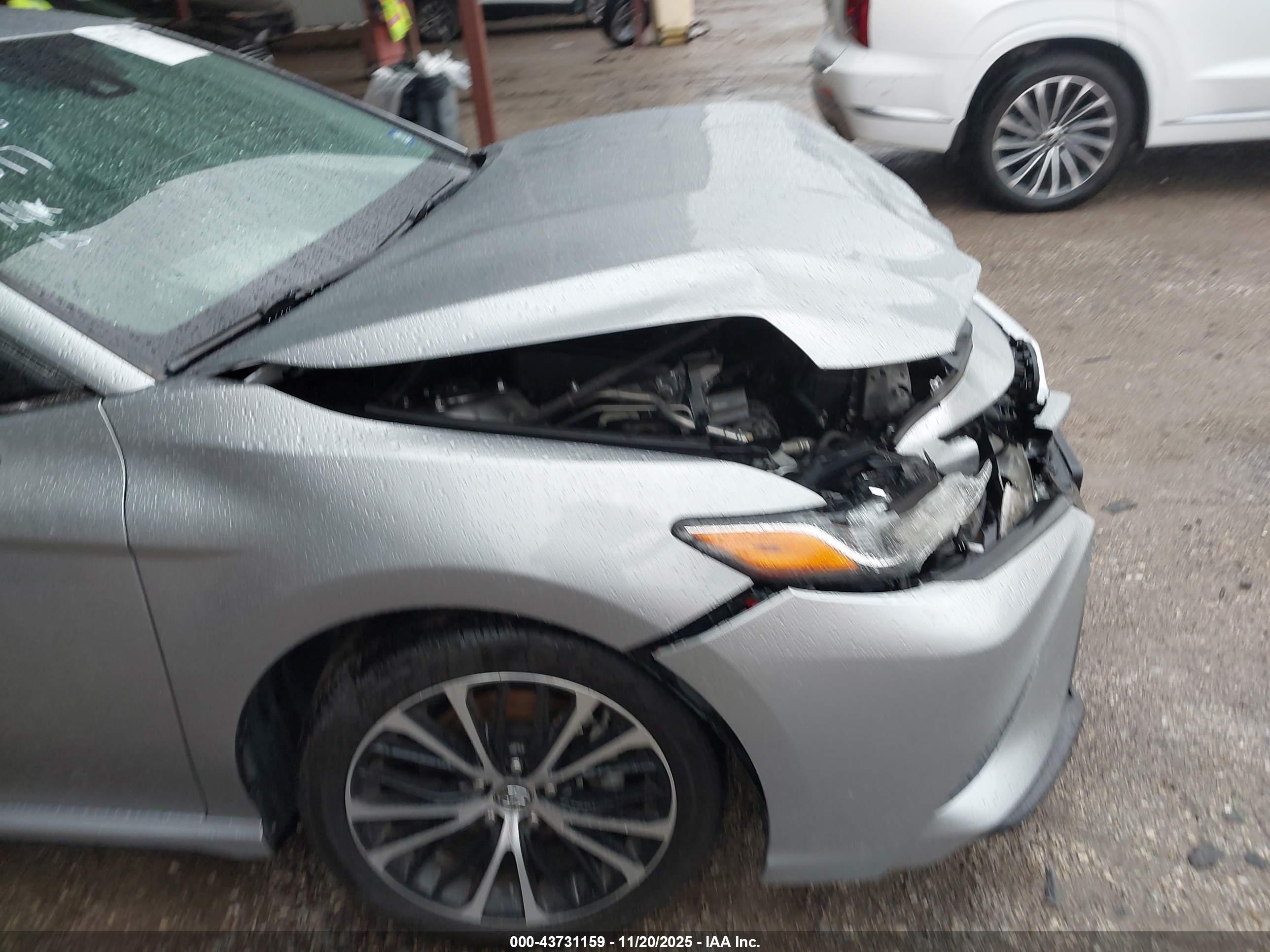 TOYOTA CAMRY image 6