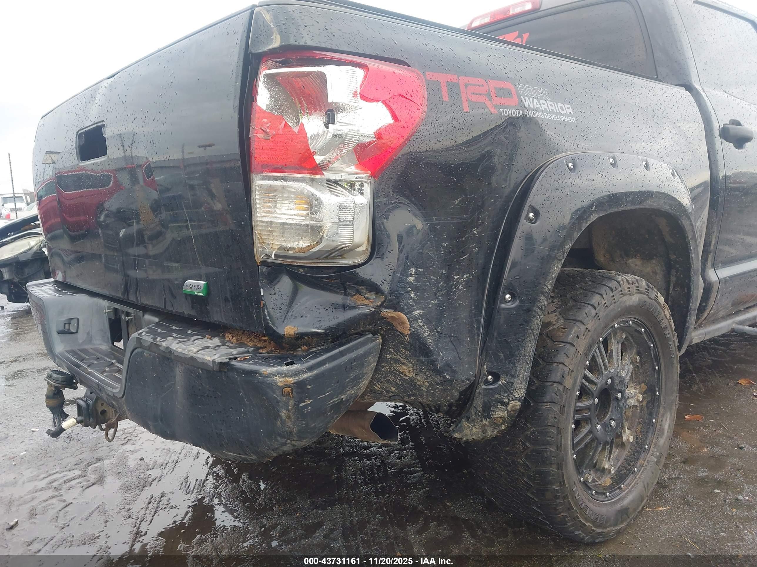 TOYOTA TUNDRA image 6