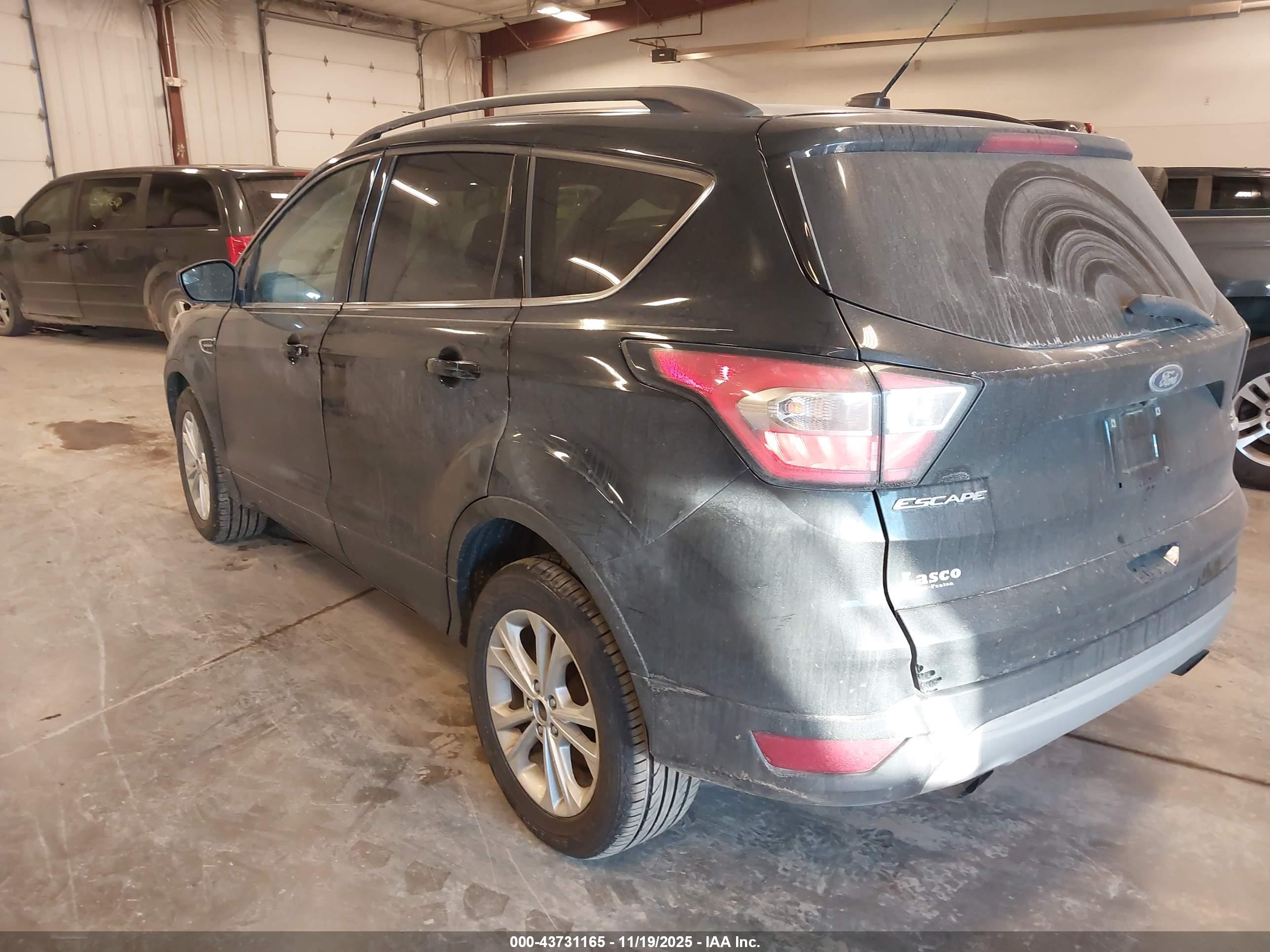 FORD ESCAPE image 3