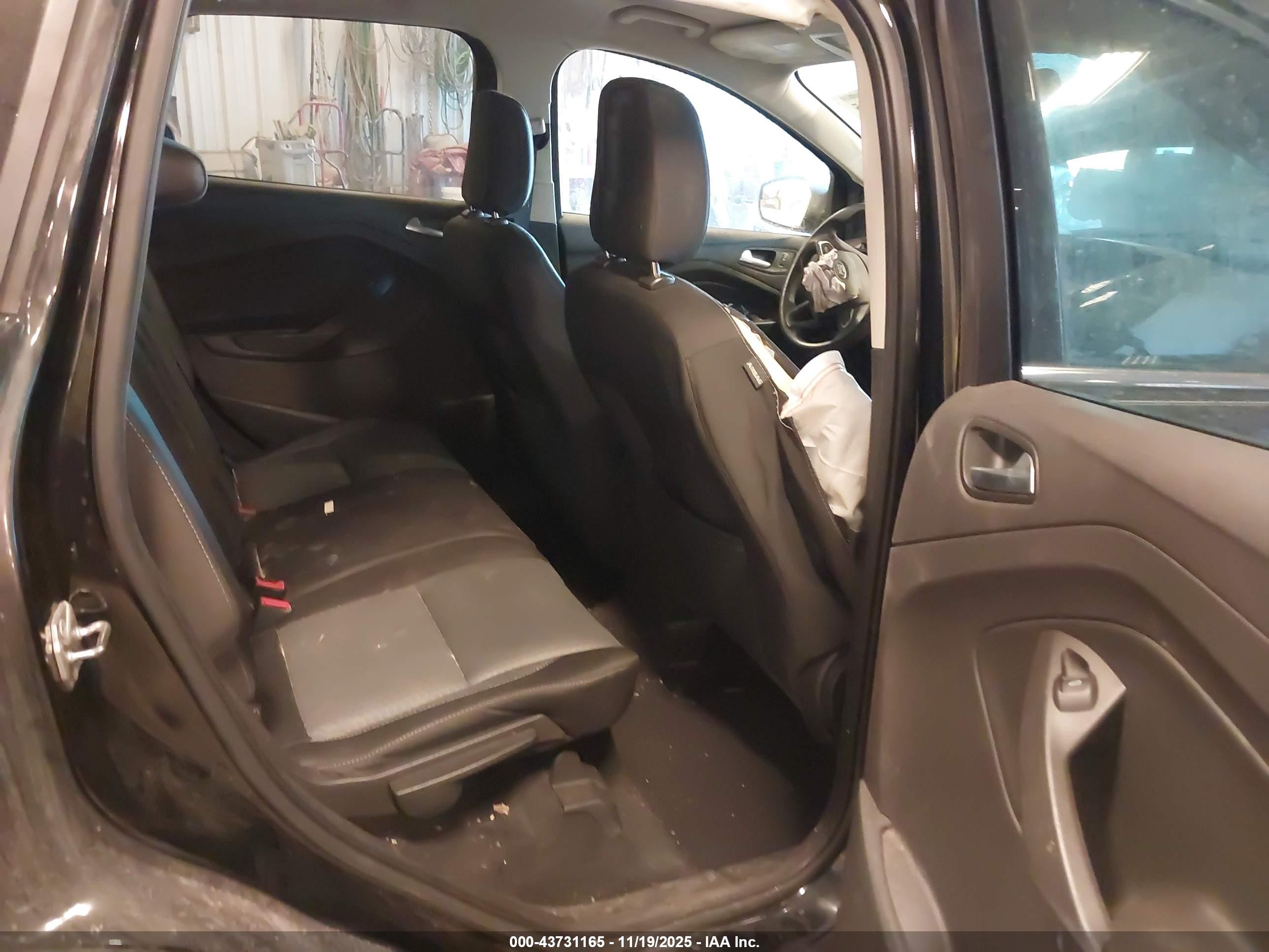 FORD ESCAPE image 8